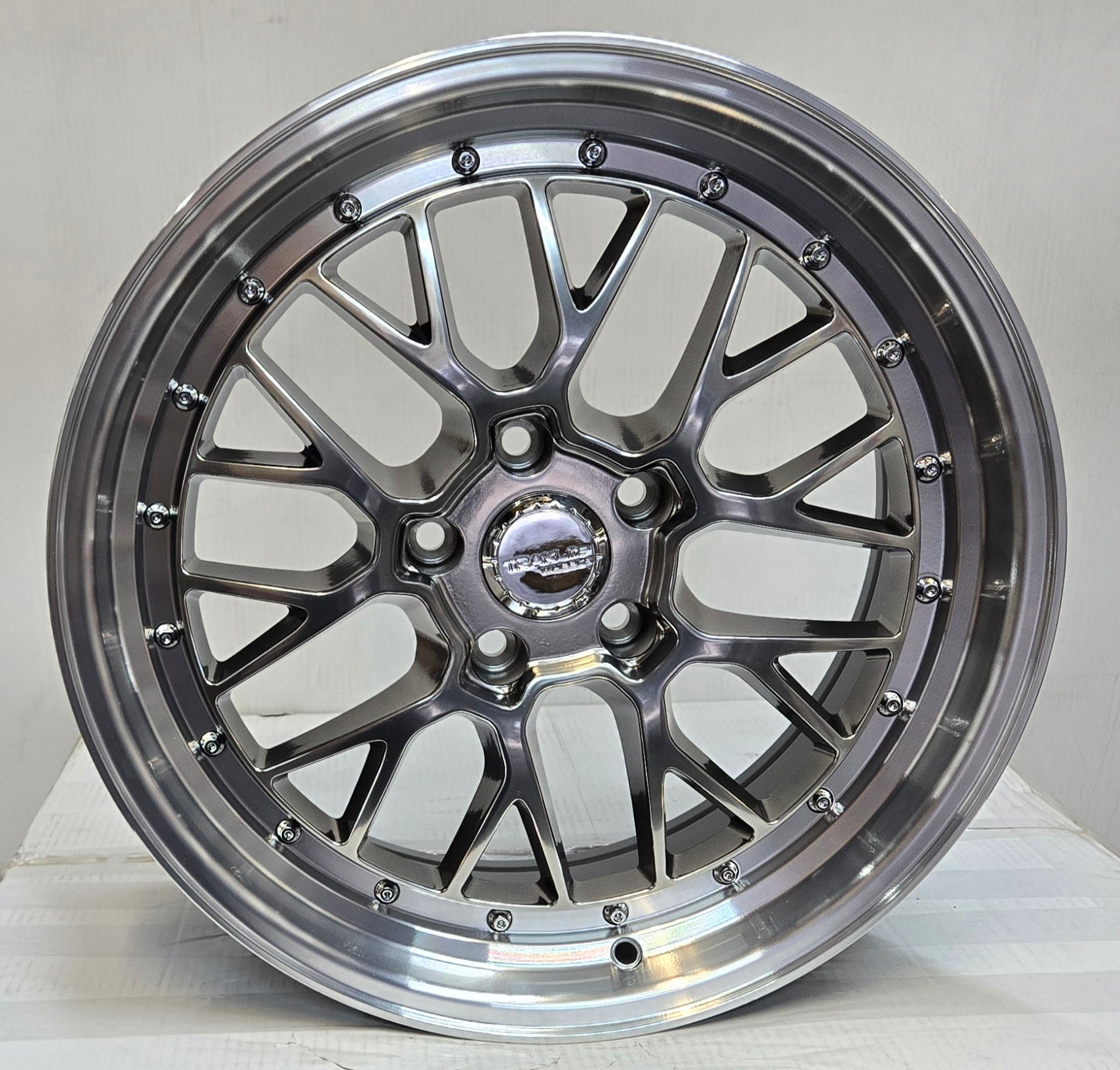 TRAKLITE TURBULANCE 18X8.5 5X114.3 HYPER SILVER POLISHED LIP