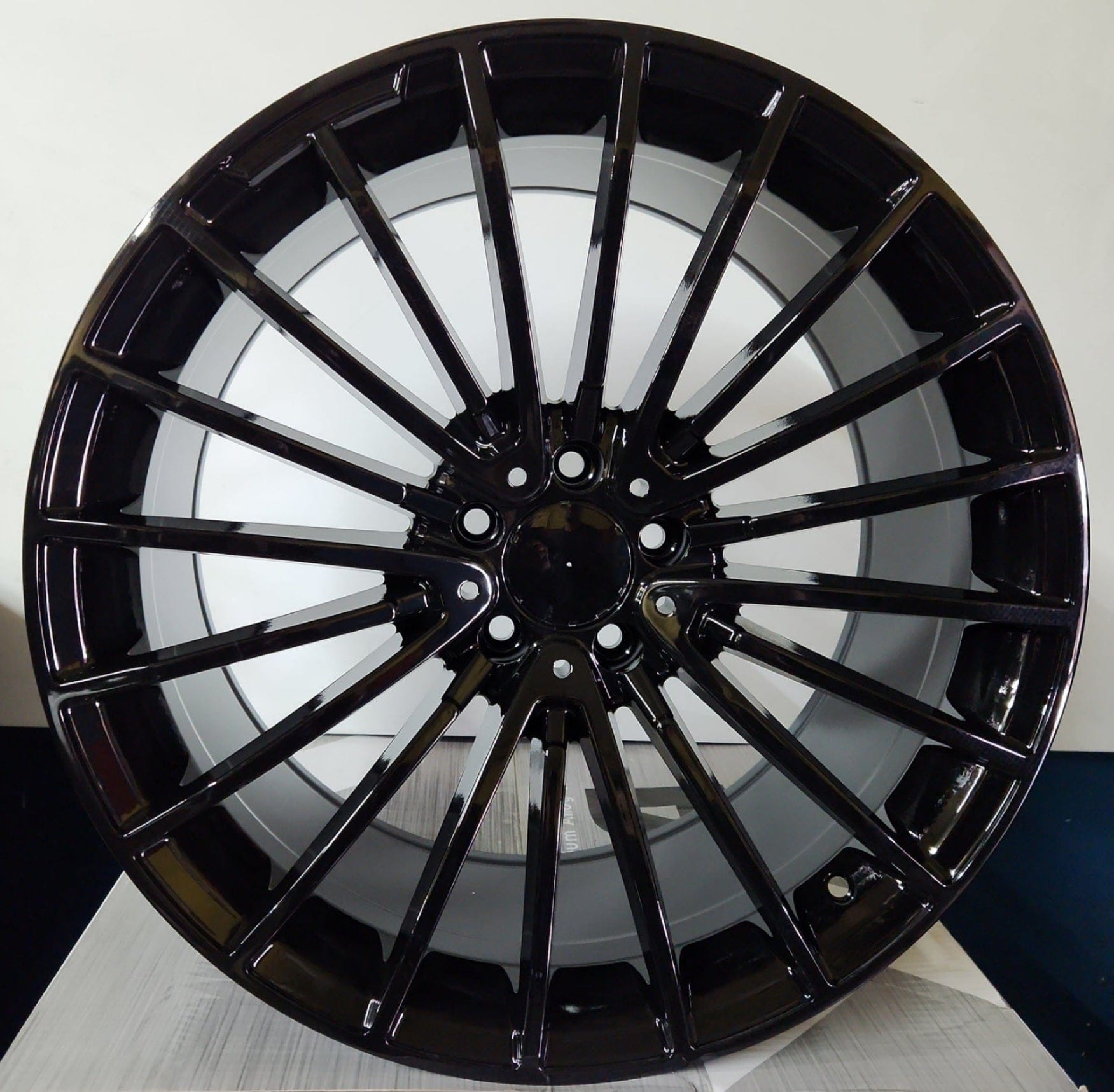 0235 18X8.5 5X112 PIANO BLACK