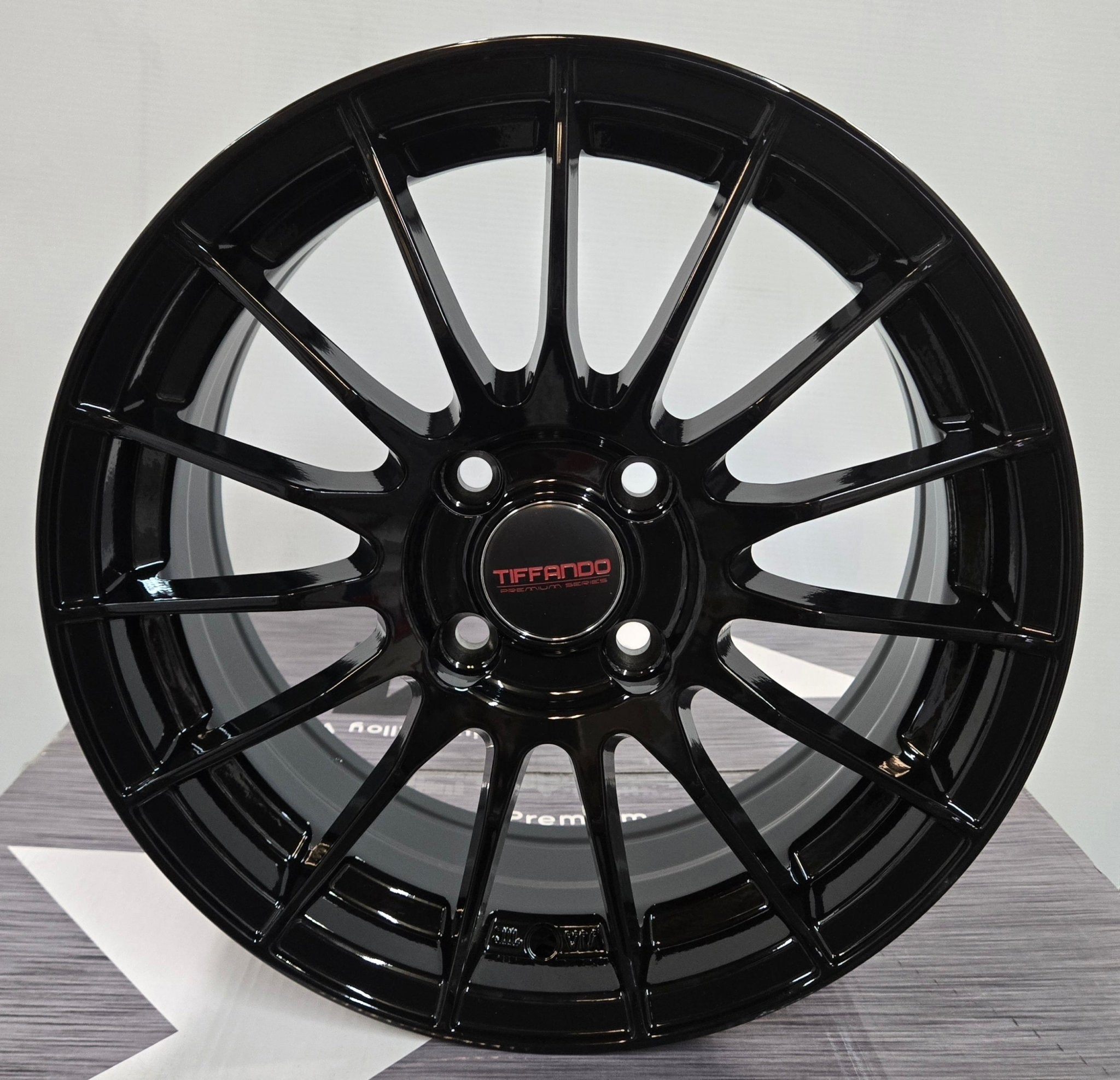 W053 3309 15x6.0 ET40 4x100 CB73.1 Gloss Black