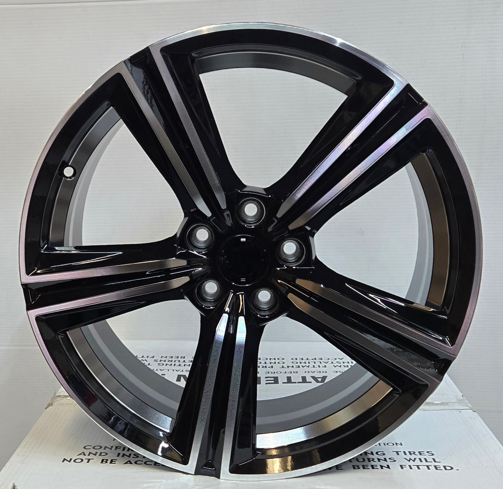 HD-20 19X8.5 5X114.3 PIANO BLACK MACHINED FACE UNDERCUT