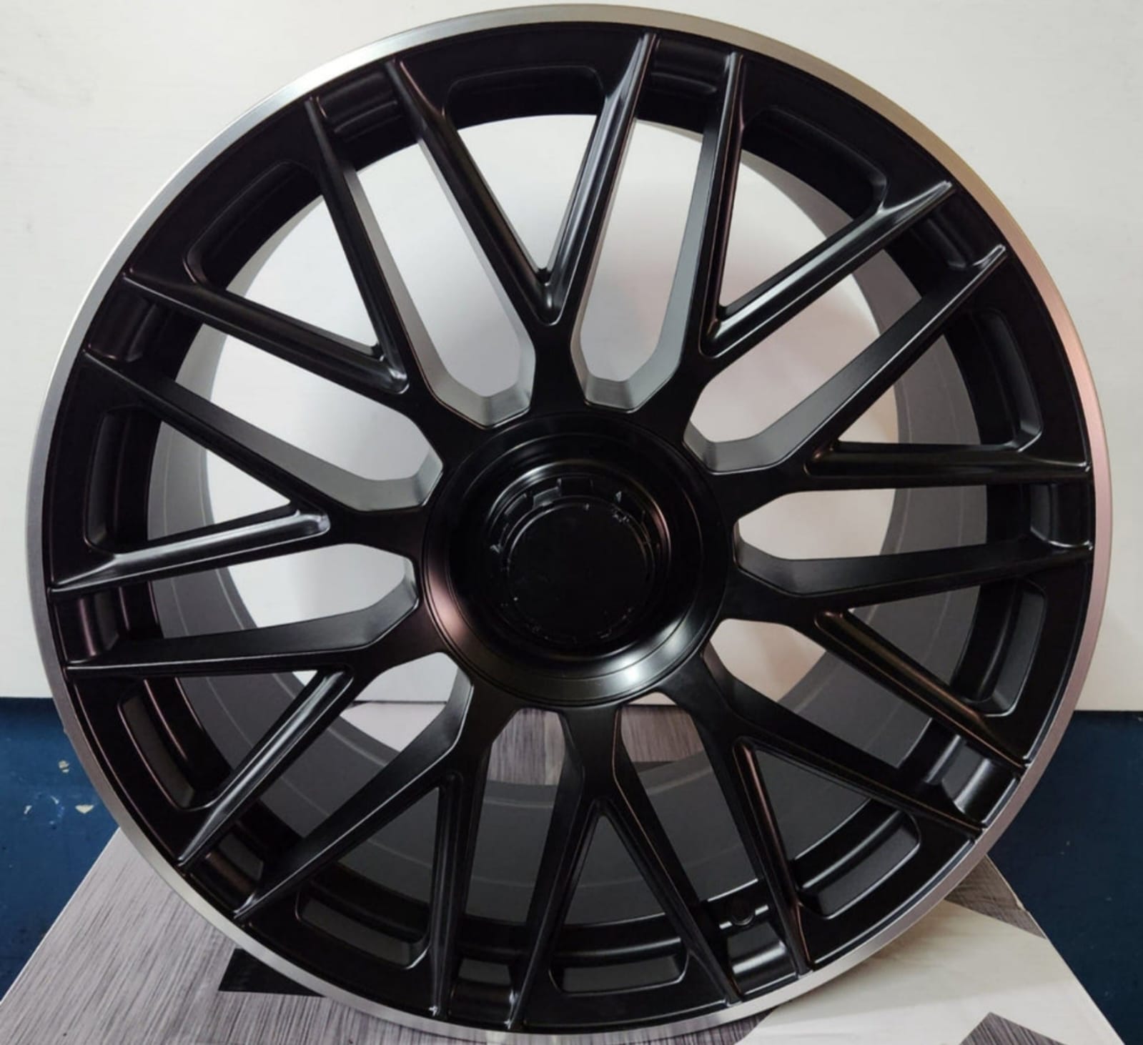 OE-1118 22X10.5 5X112 PIANO BLACK MACHINED FACE