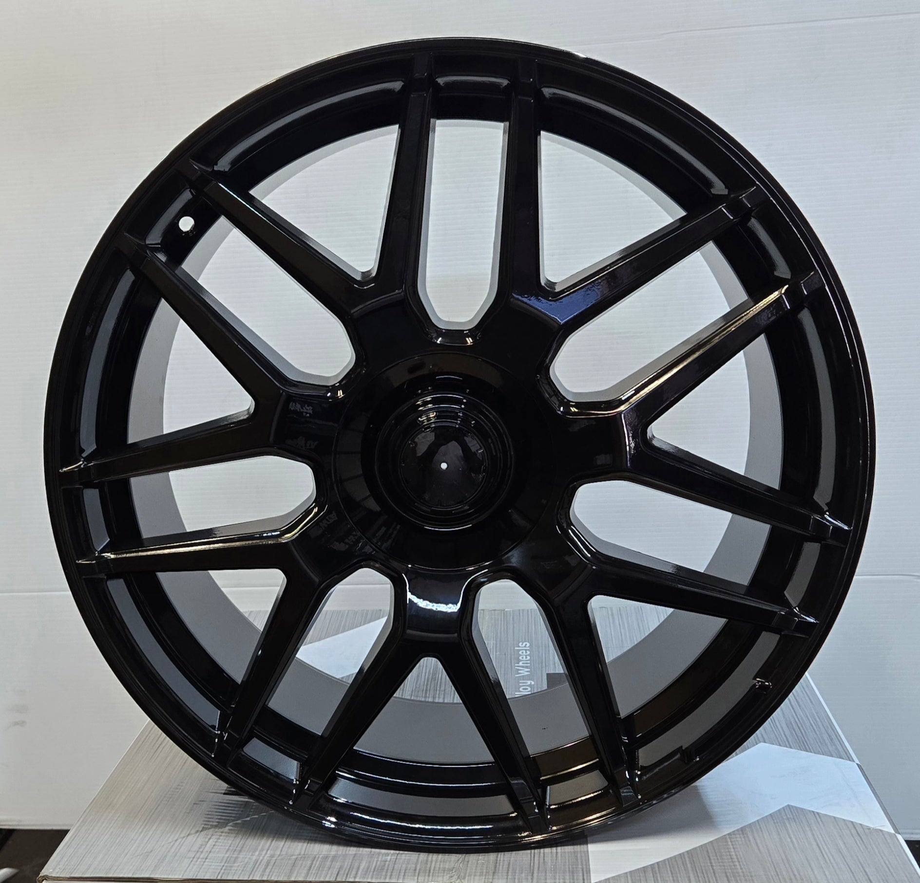 W840 22X10 5X112 GLOSS BLACK