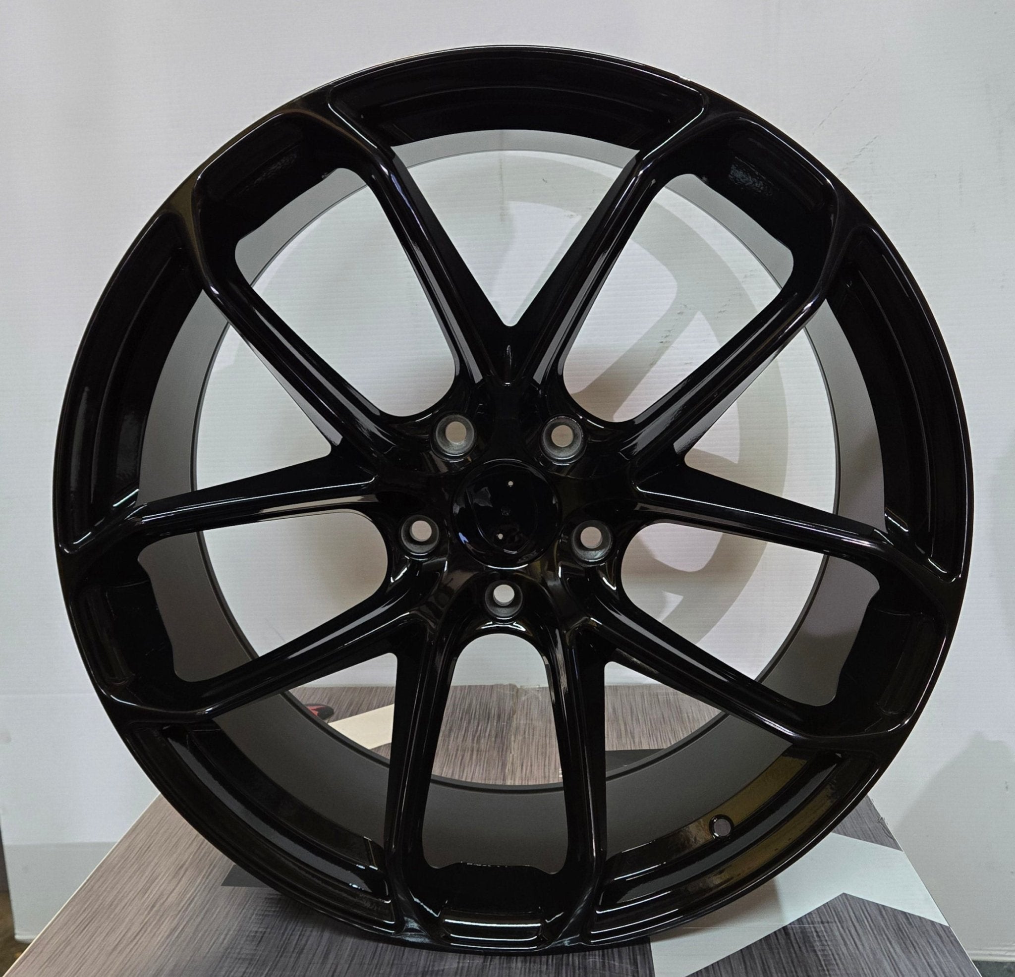 P024 22X11.5 5X130 PIANO BLACK