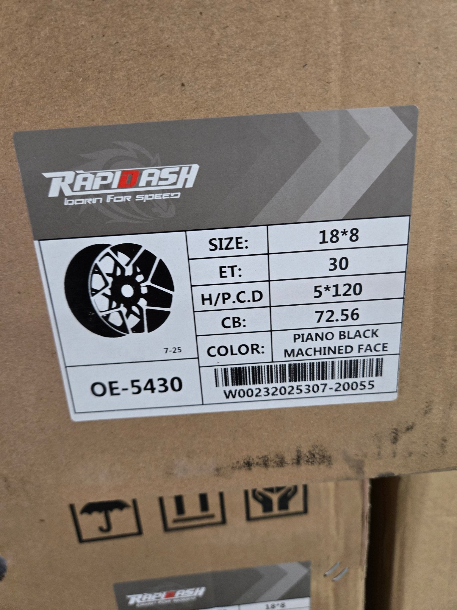 OE-5430 18X8.0 5X120 PIANO BLACK MACHINED FACE