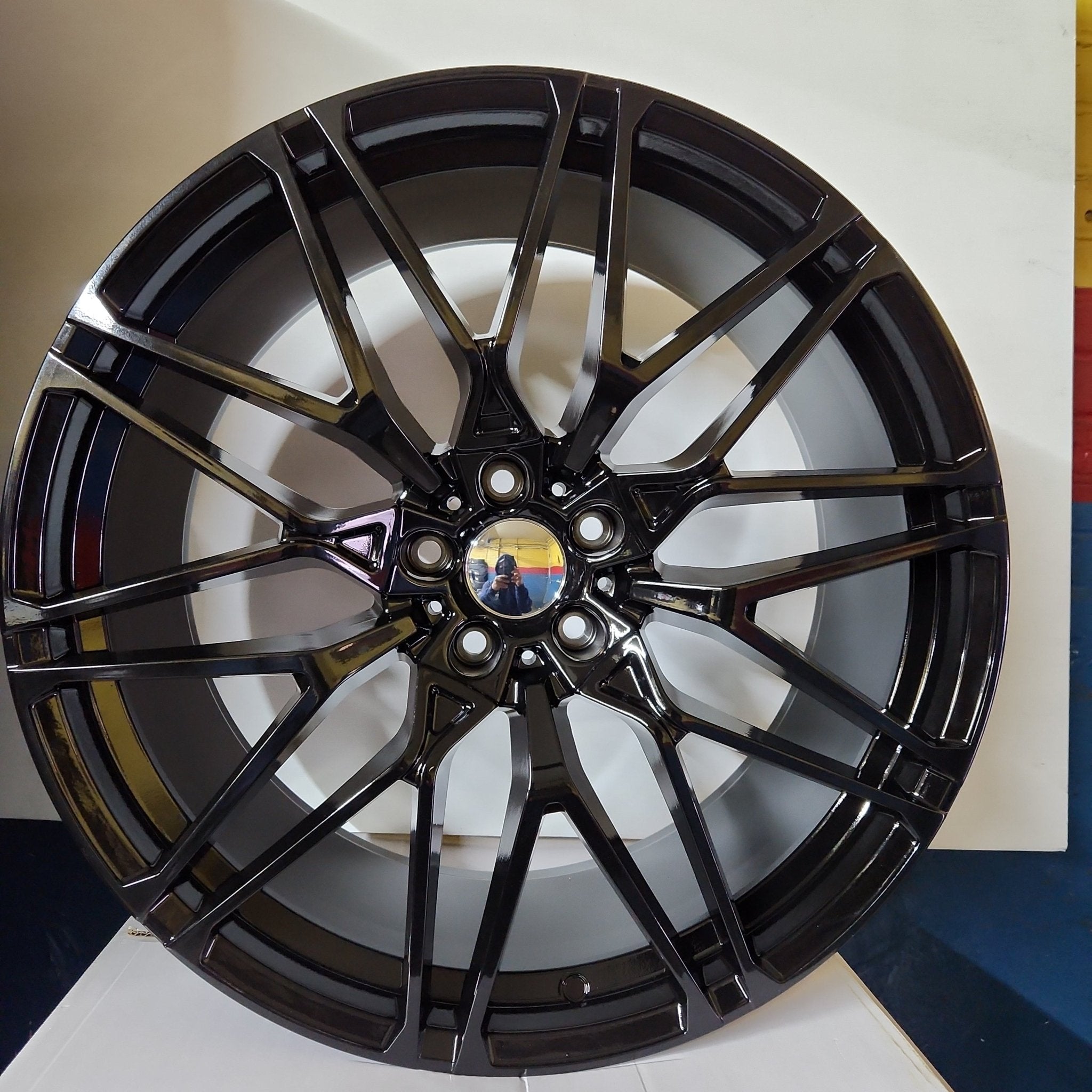W741 WHEELS 495 22X9.5 5X120 GLOSS BLACK