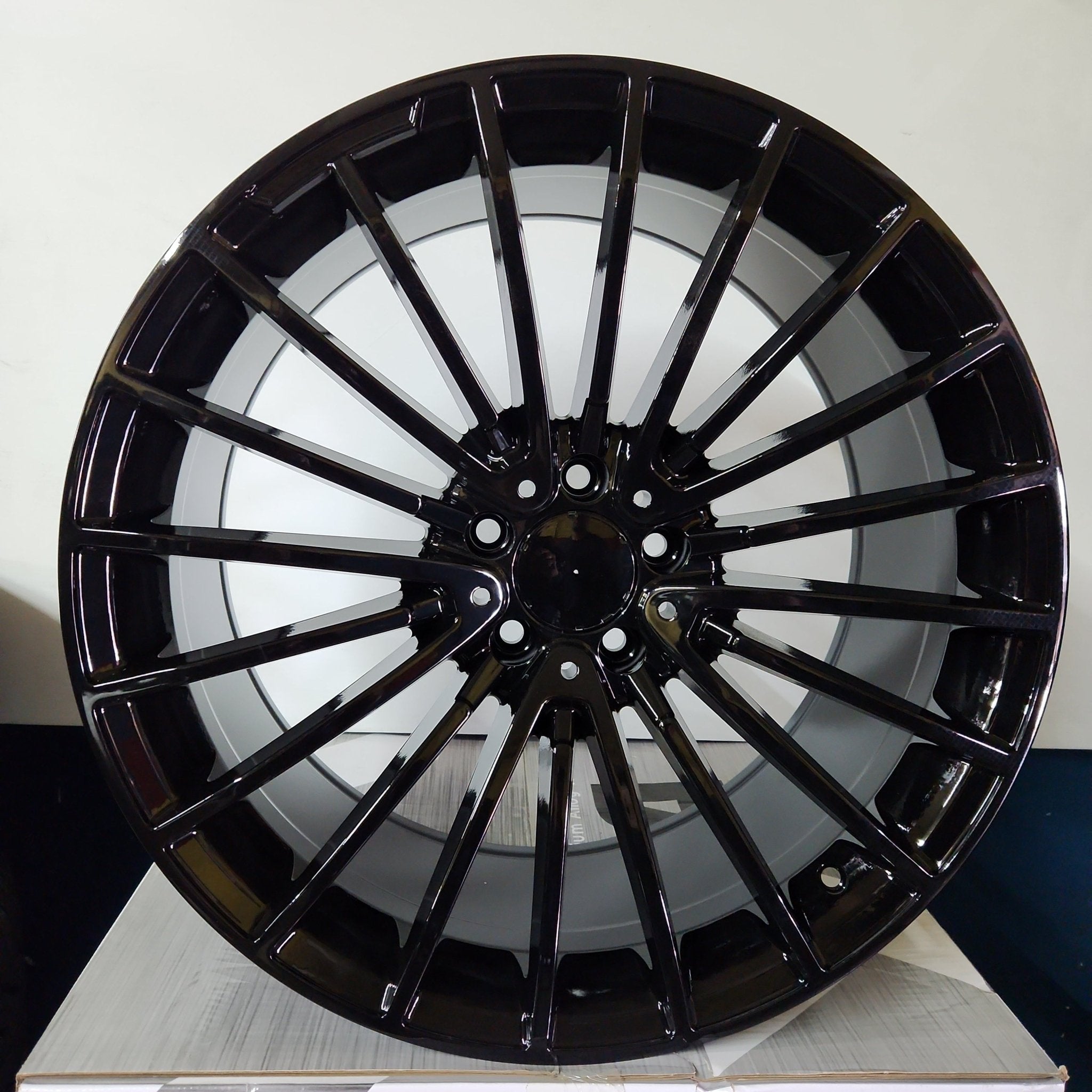 WCL103 WHEELS 22x10.5  5x112 GLOSS BLACK