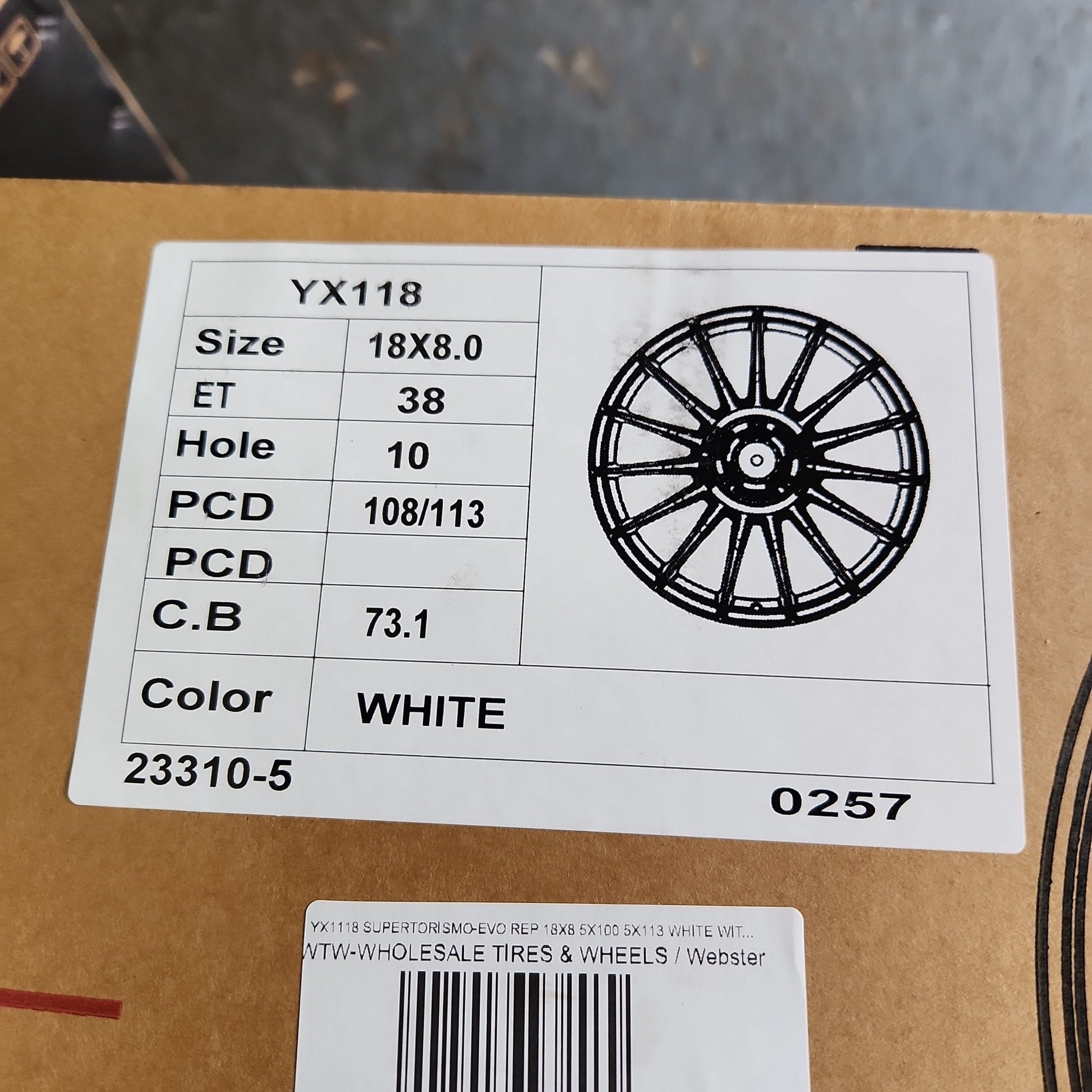 YX118 SUPERTORISMO-EVO REP 18X8 5X108 5X112 5X114.3 WHITE WITH BLACK CENTER CAP