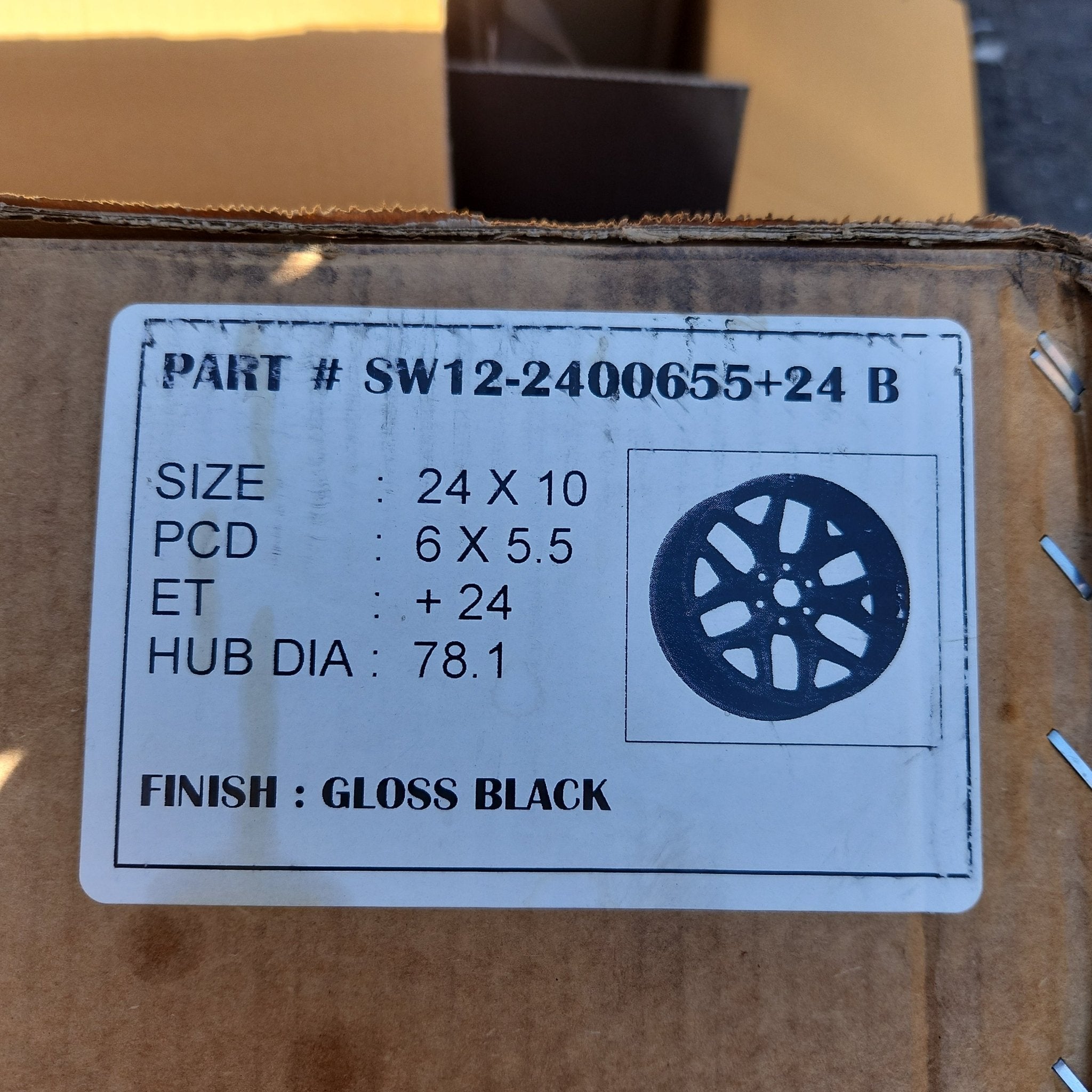 SW12 24X10 6X139.7 GLOSS BLACK