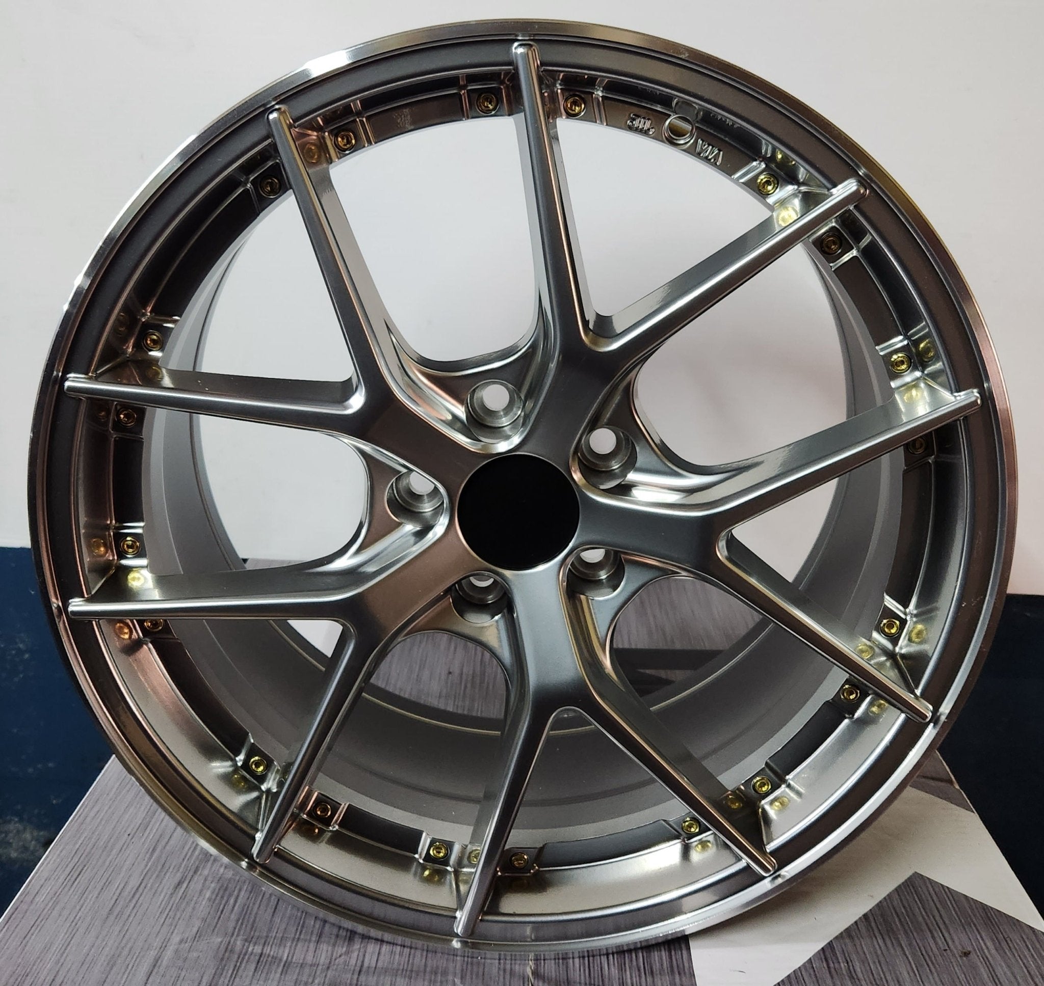 8811 WHEELS 18X8. 5X112 HYPER SILVER MACHINED LIP