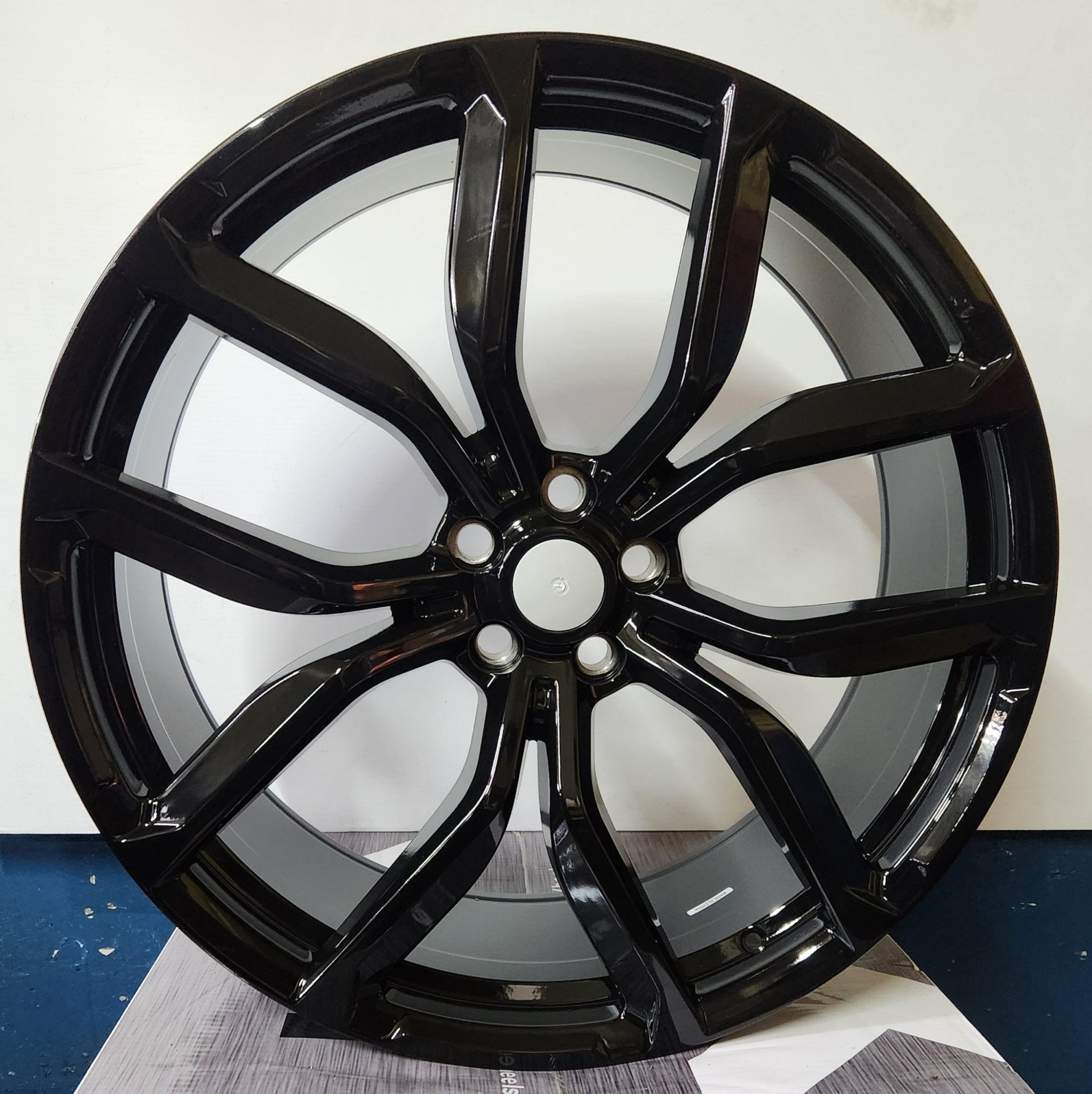 OE- 5402 HSE  SVR STILE 24X9.5 5X120 PIANO BLACK