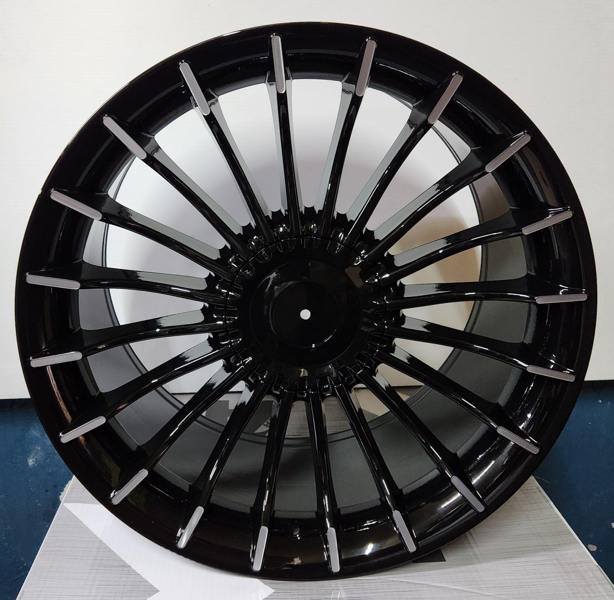 724 19X9.5 5X112- 5X120 BLACK MACHINED FACE