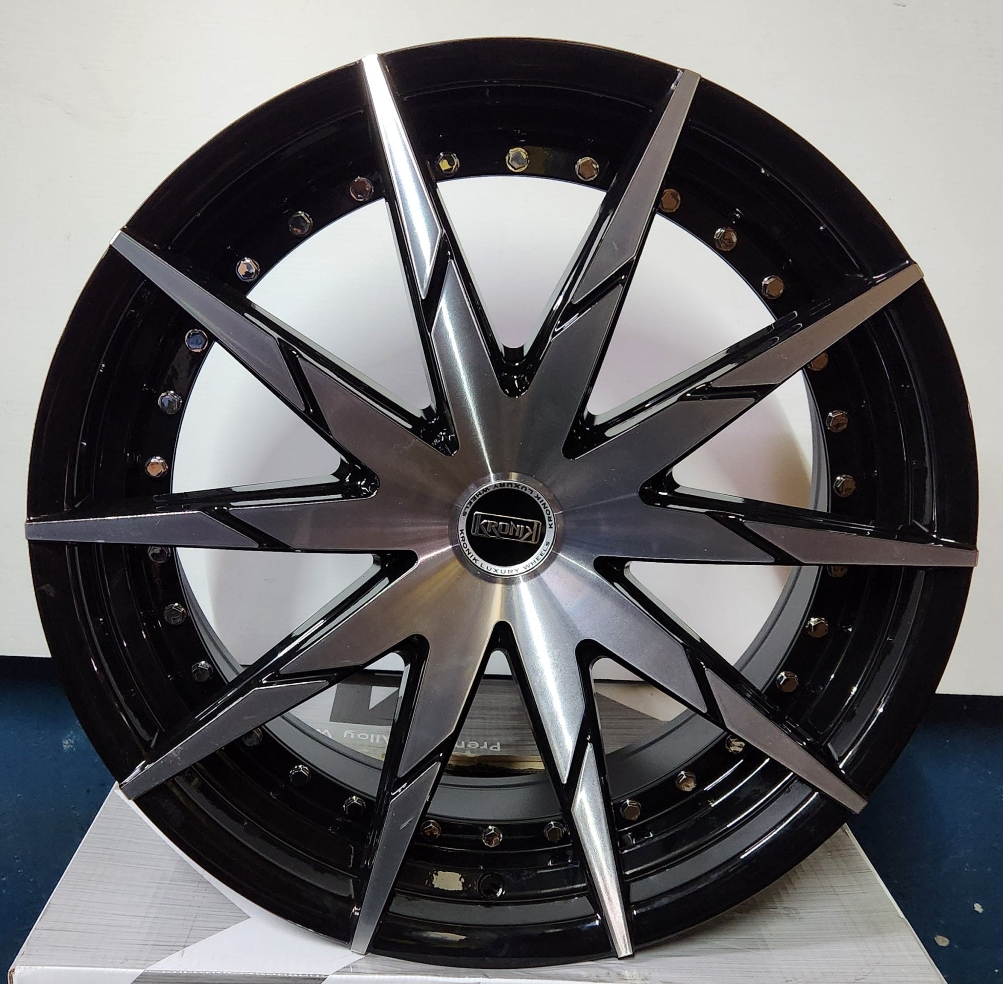 HEMMES B275 20x8.5 5x4.5 PIANO BLACK CHROME RIVETS