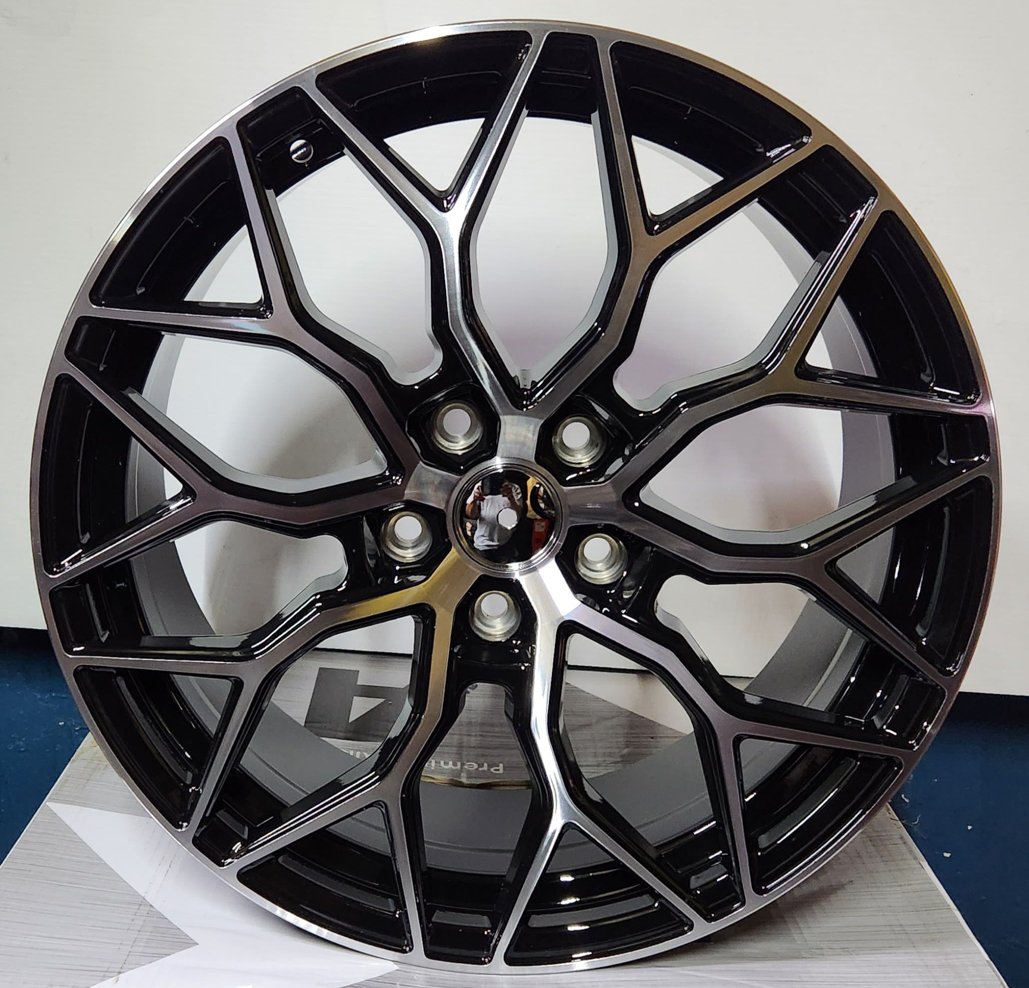 OE-0319 HF-2 REP 18x8.0 5x112 / 5x114.3 PIANO BLACK MACHINED FACE