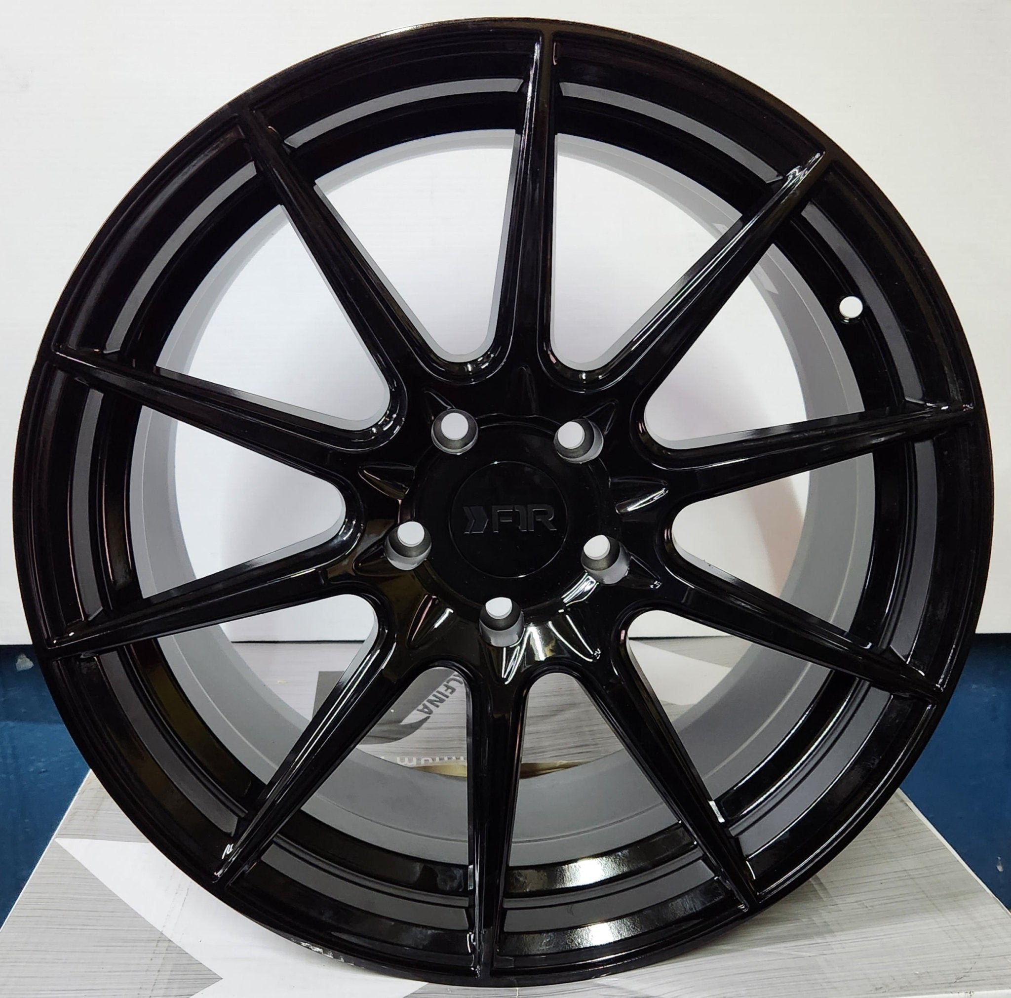 F1R F101 18X8.5 5X114.3 GLOSS BLACK