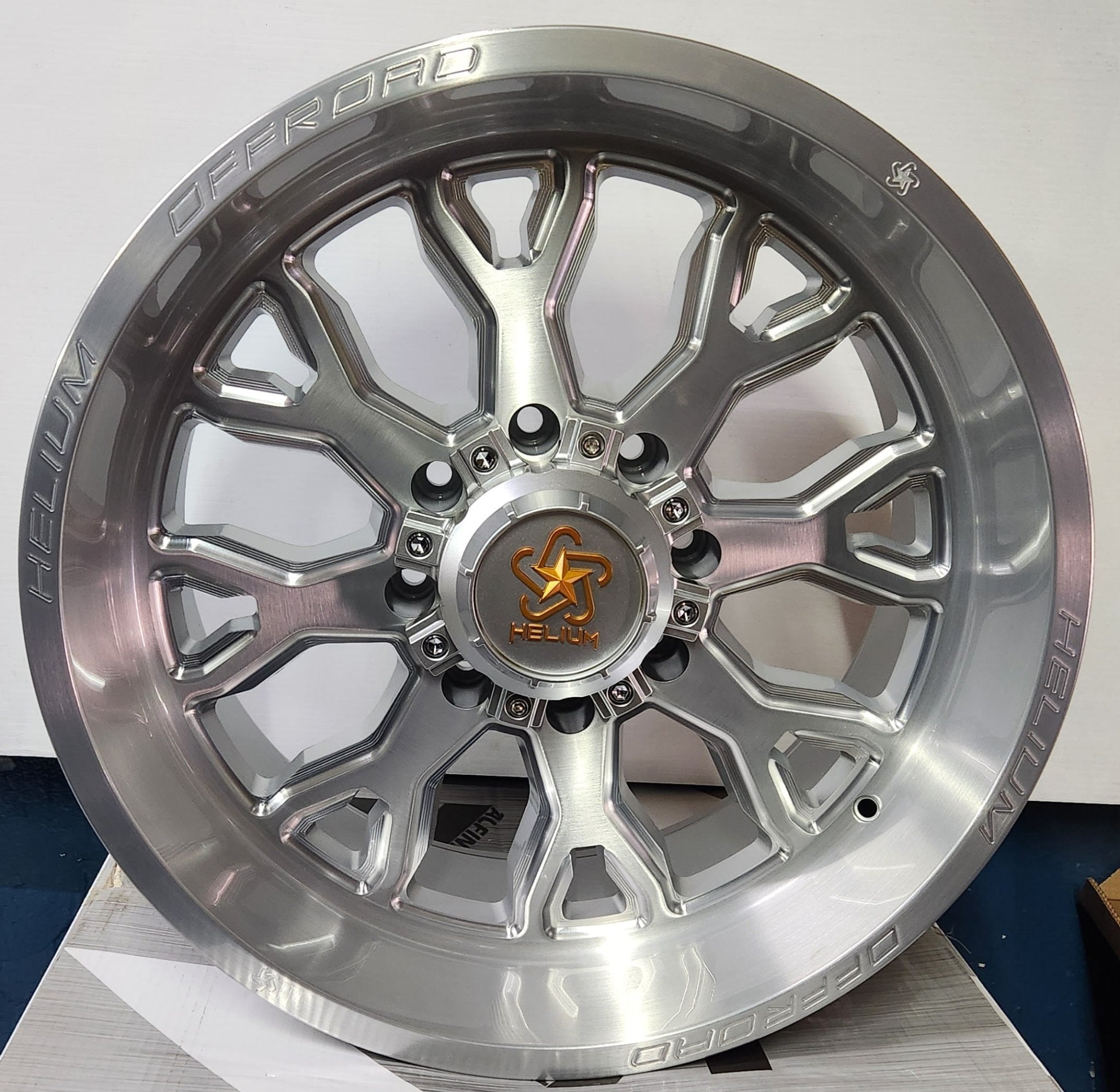 HELIUM HC+1S-MM 20X10 8X165 BRUSHED SILVER MACHINED MILLING