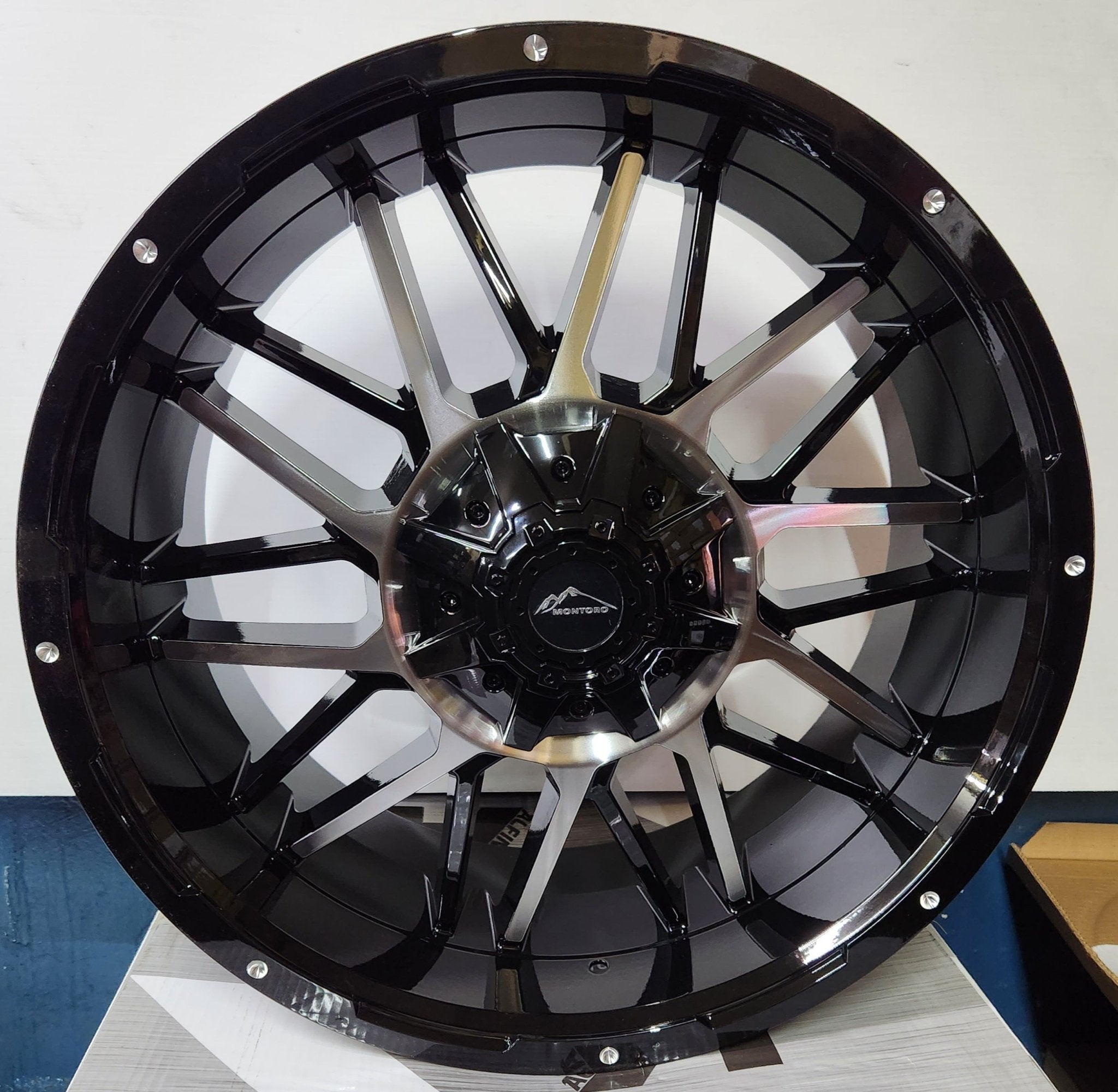 MONTORO M11 22X10 5X5.5/ 5X150