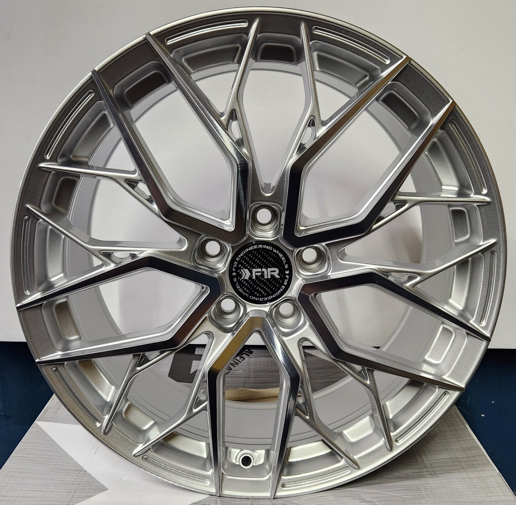 FS3 19X9.5 5X114 MACHINE SILVER