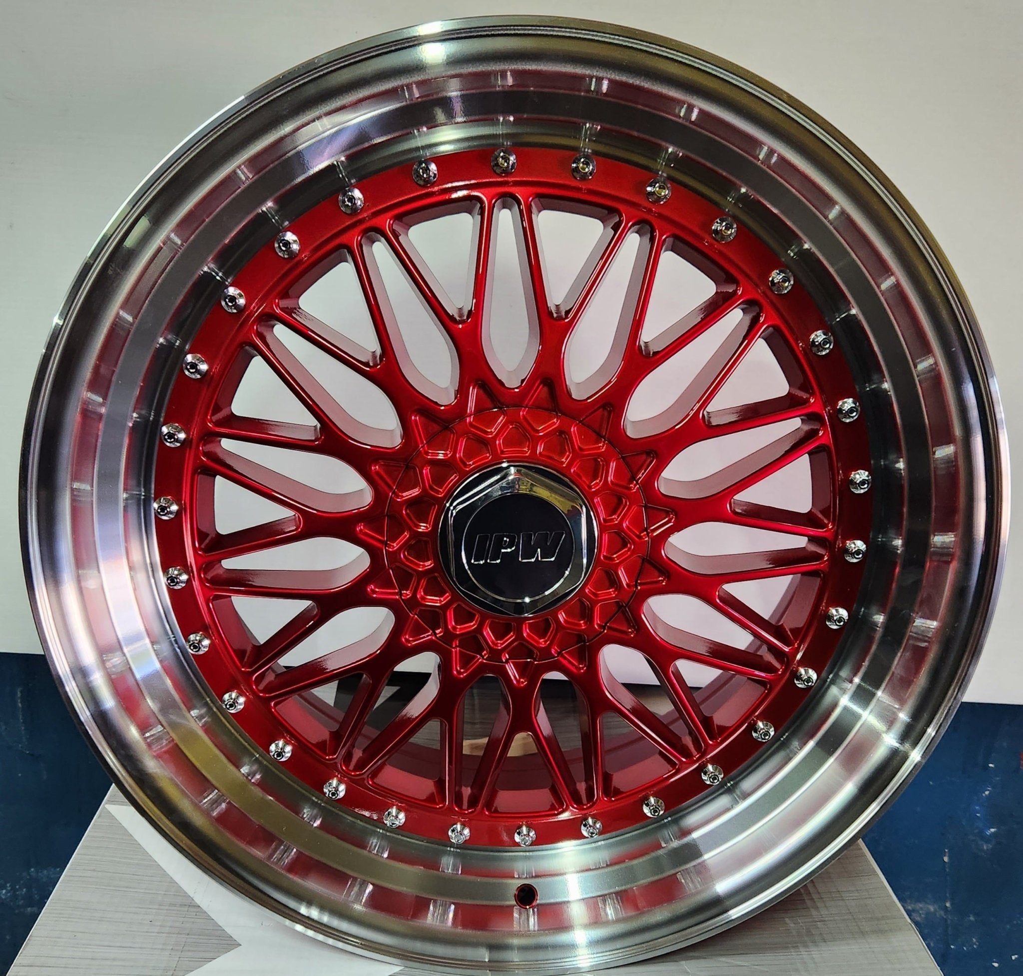 W883 WHEELS RML 20X8.5 5X120- 5X114.3 RED MACHINED LIP