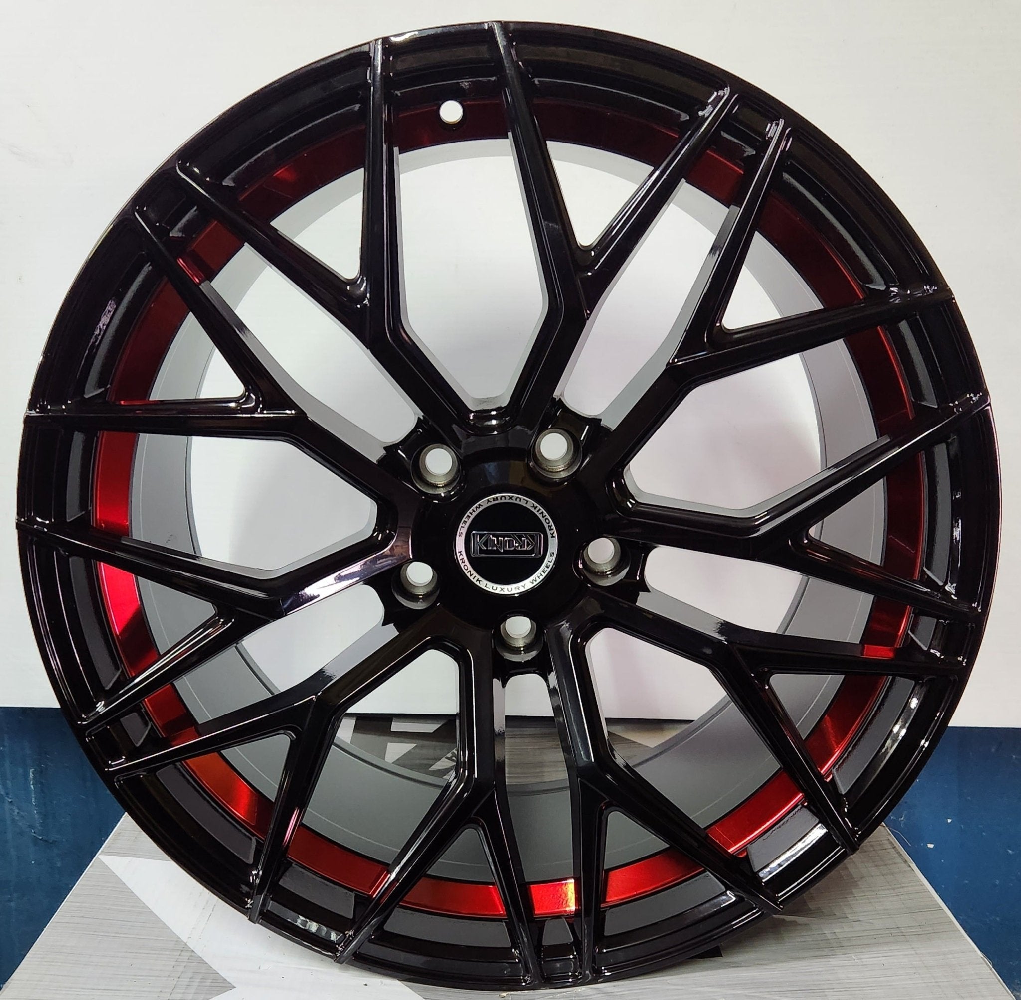 PARAGON B325 19X8.5 5X120 @PIANO BLACK WITH RED UNDERCUT