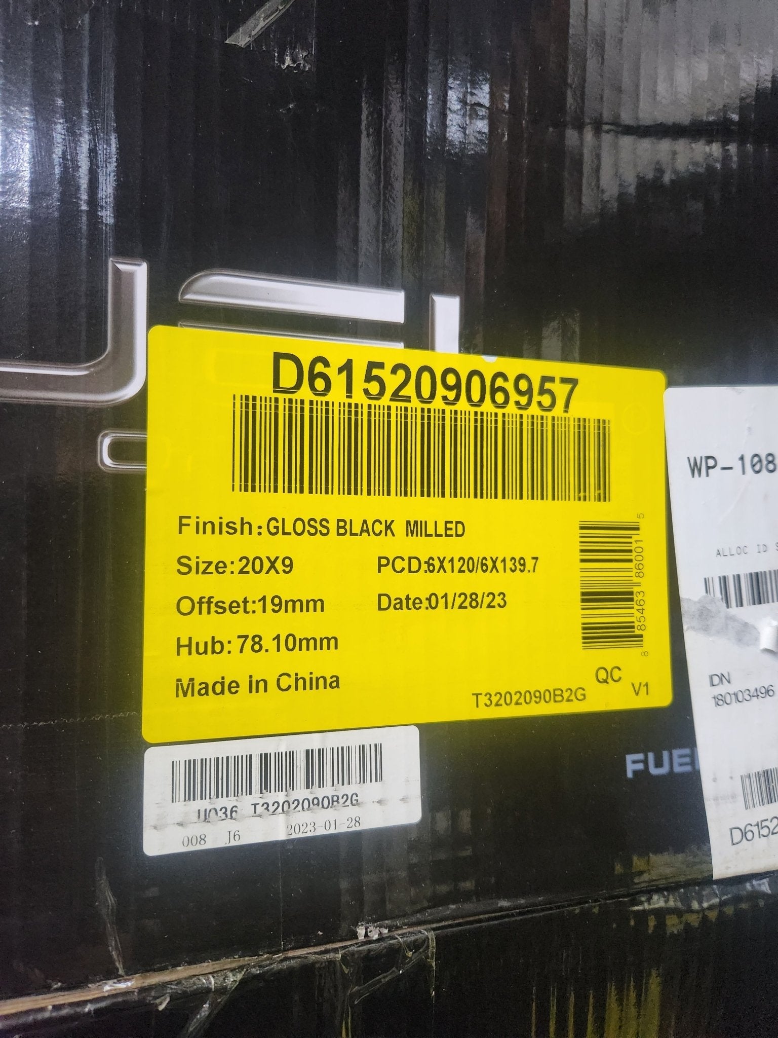 FUEL D61 20X9 6X120 6X139.7 GLOSS BLACK MILLED