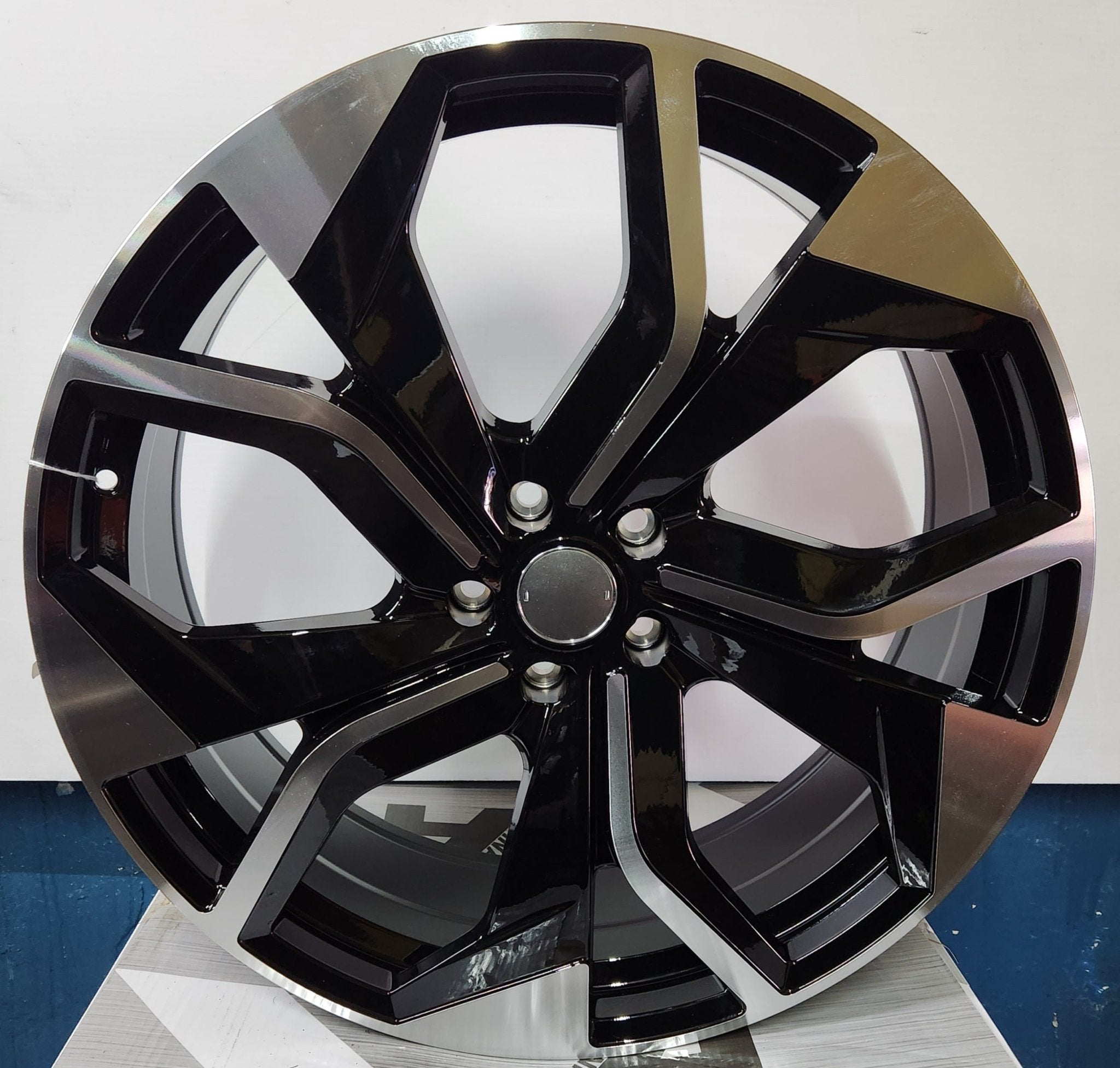 NEWTES WHEELS 22X8 5X114.3 MACHINED FACE GLOSS BLACK