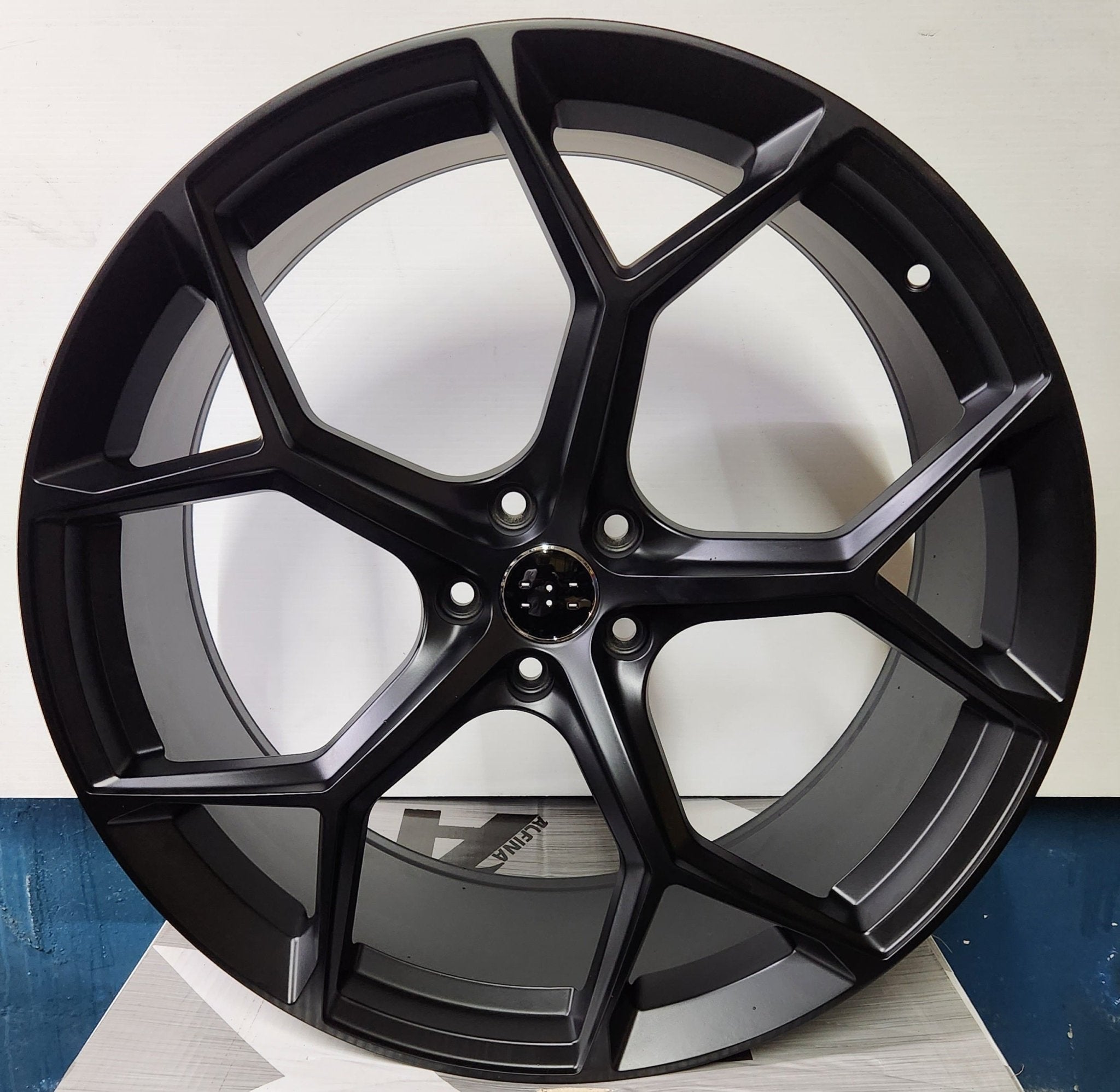 6132 VE 22X9.5 5X112 SATIN BLACK