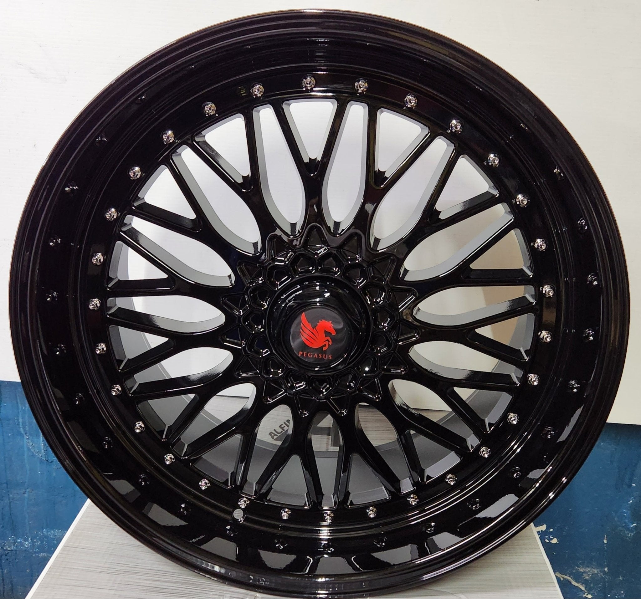 RBM1 22X9.0 5X112 5X114.3 5X120 FULL PIANO BLACK CHROME RIVETS