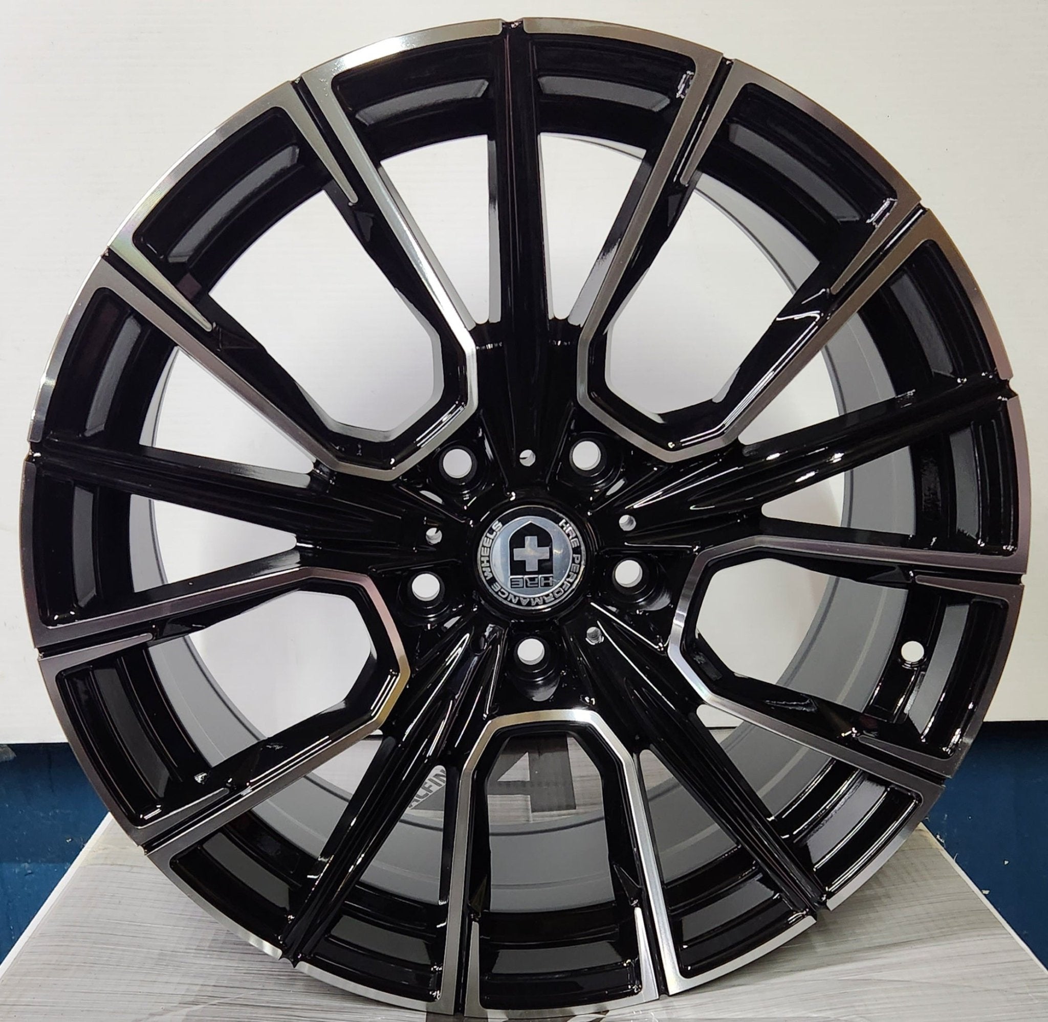 OE X181070 18X8.0 5X120 BLACK MACHINED FACE