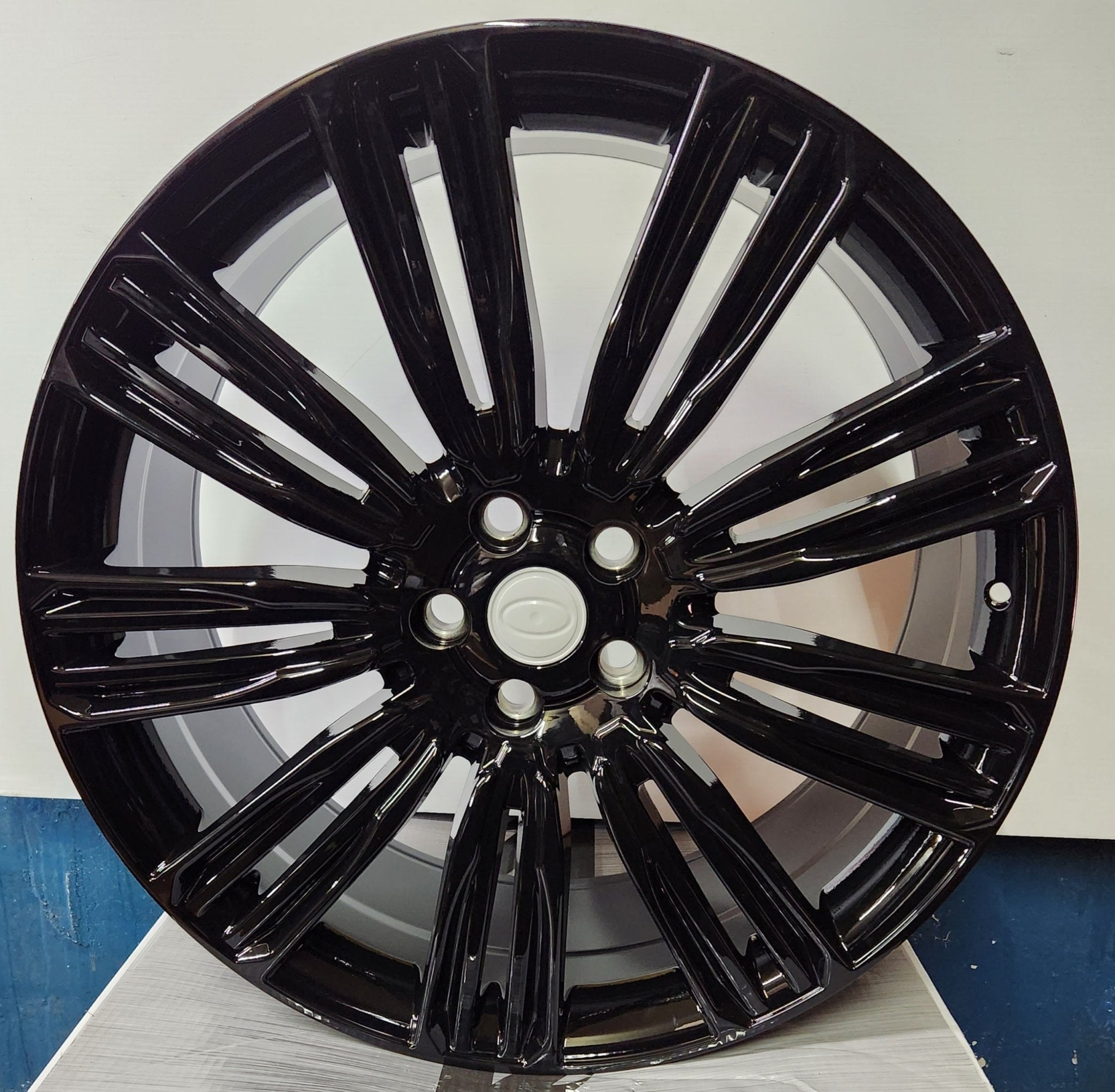 816 22X9.5 5X120 PIANO BLACK