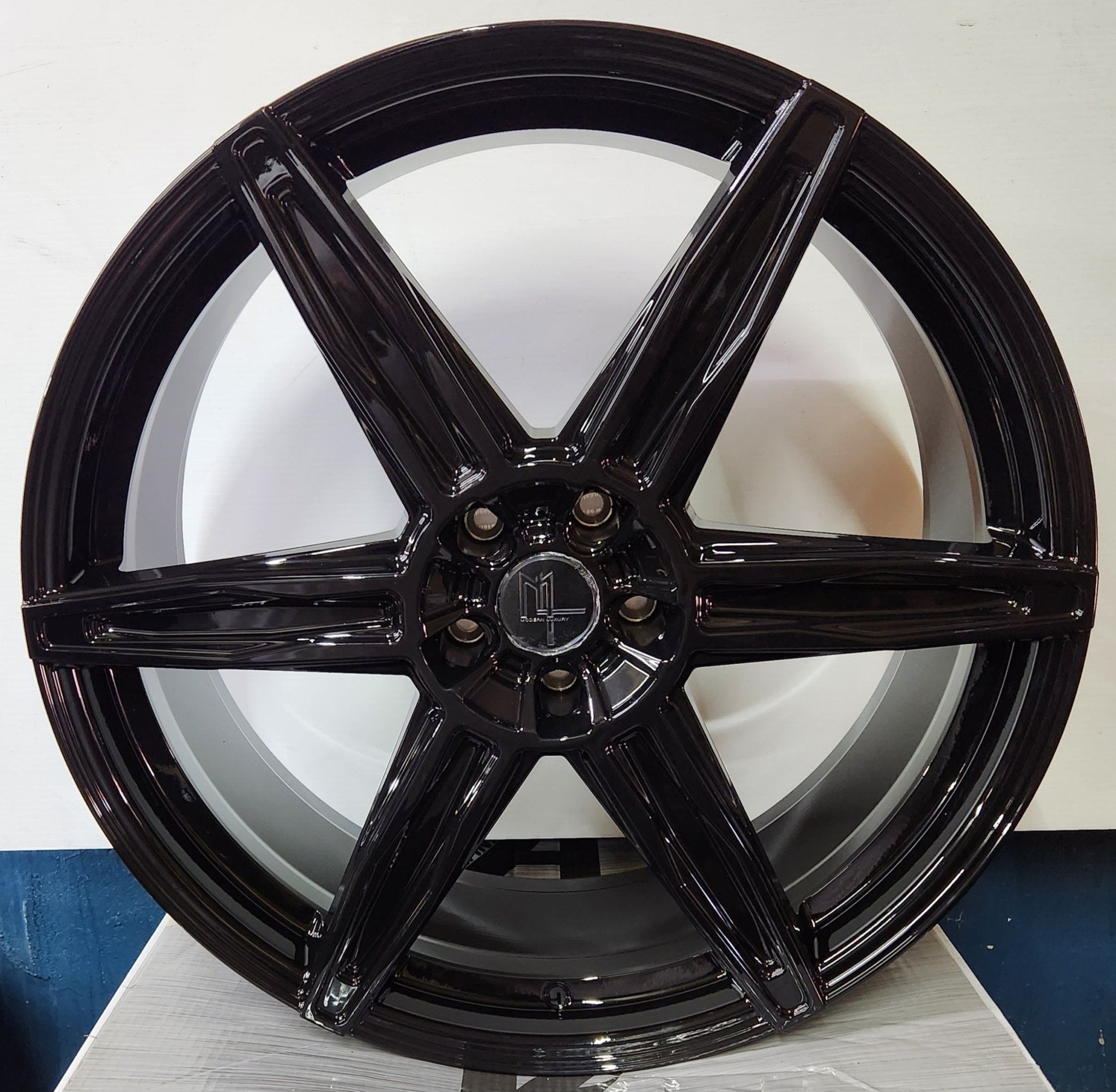 MLF11 22X9.0 5X114.3 GLOSS BLACK