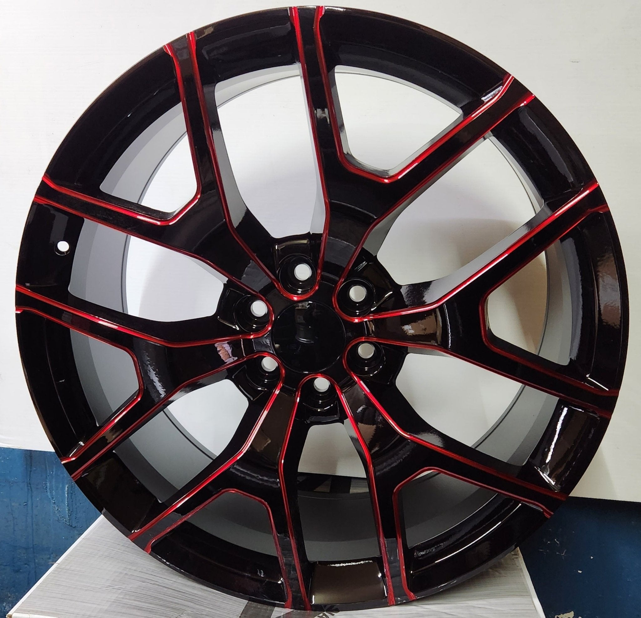 ELO REP 288- 24185BWR 24X10 6X139.7 BLACK WITH RED  MILLED TR3