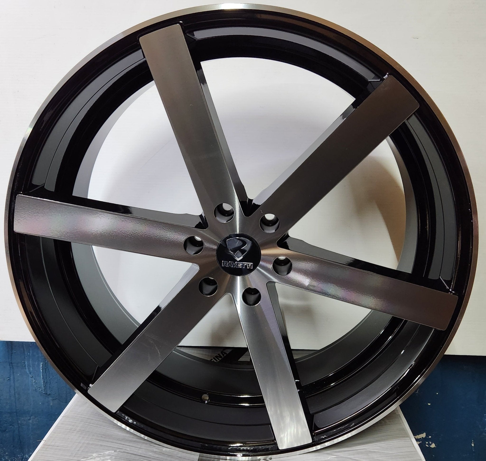 ELO RAV- M3 24972 24X9.5 6X135 BLACK + MACHINED FACE