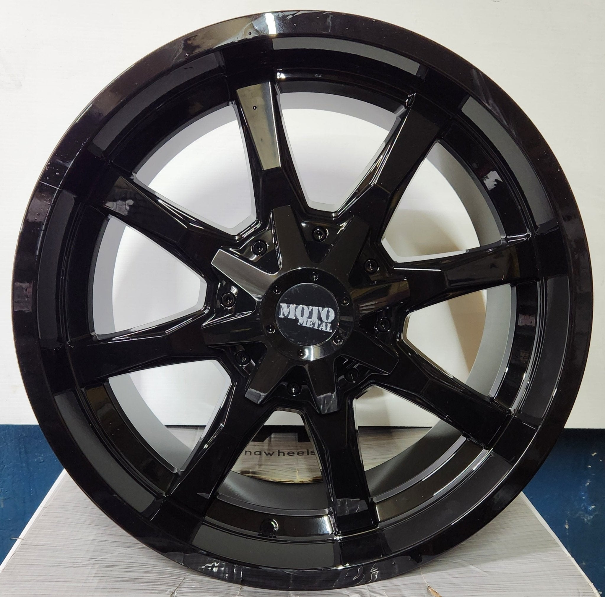MOTO M0970 20x9 5x139.7 5x150 GLOSS BLACK