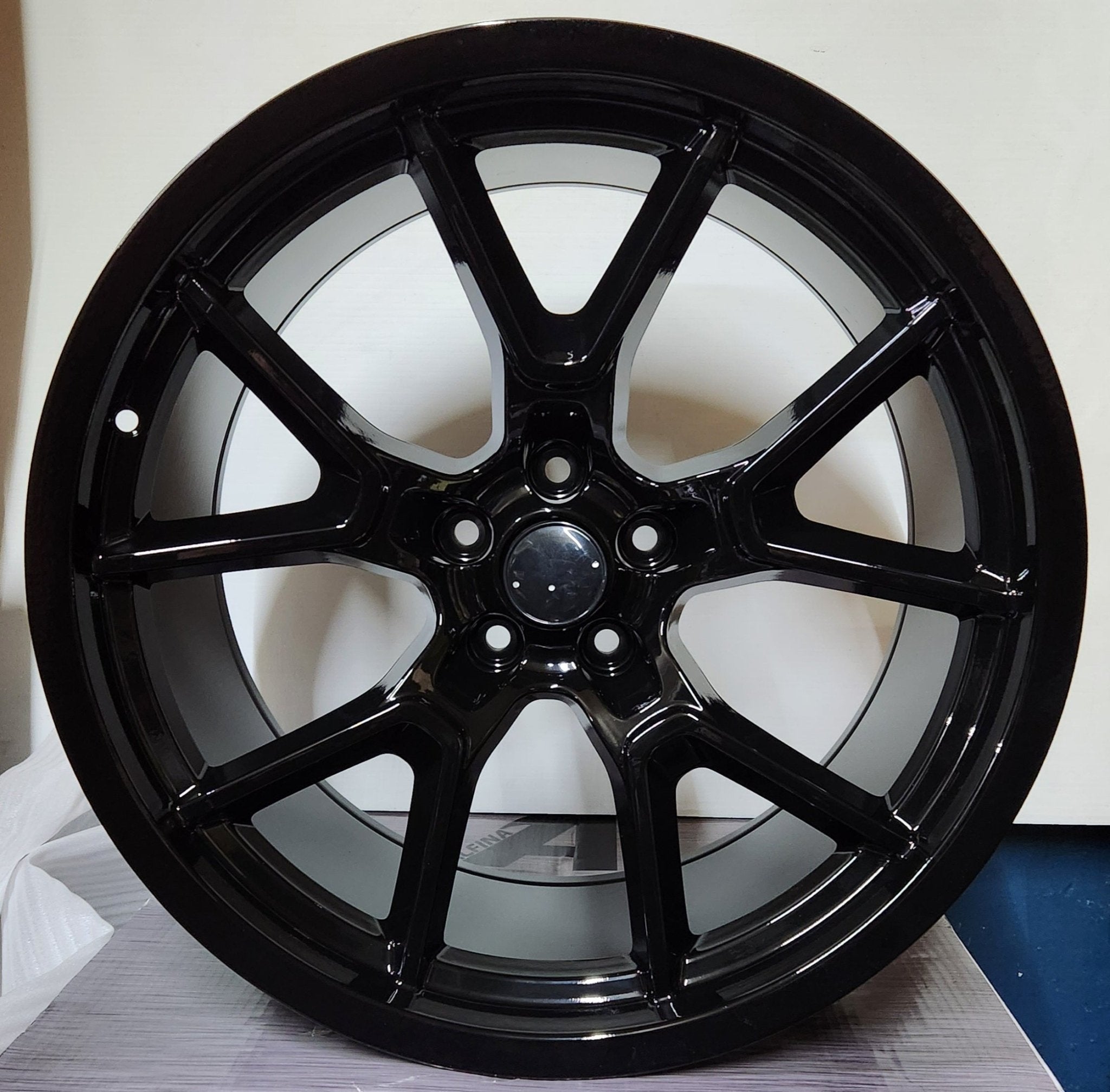 W562 W564 20X10.5 5X115 GLOSS BLACK
