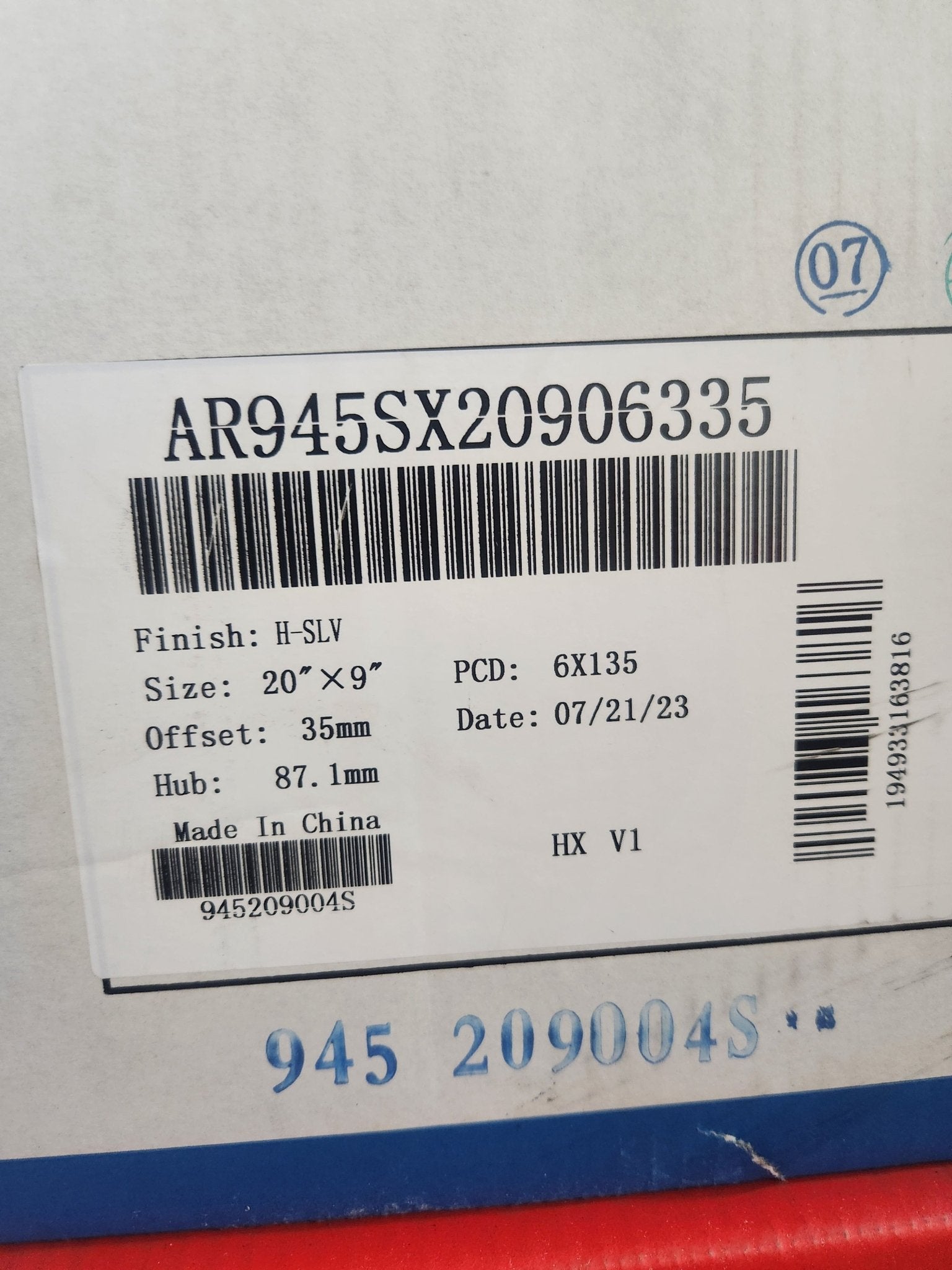 AR945 20X9 6X135 SILVER