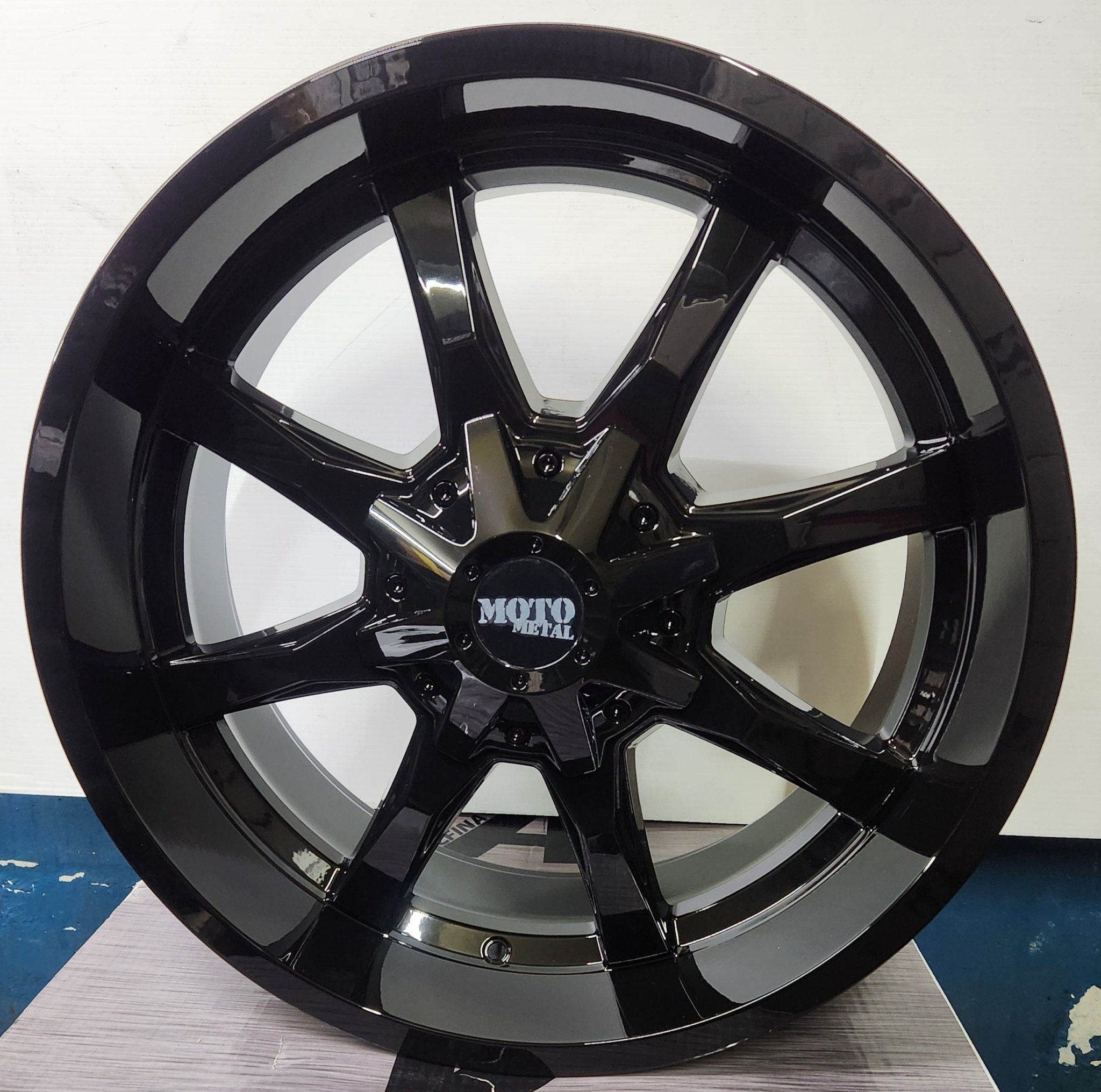 MO970 20x9 5x127 5x139.7 GLOSS BLACK