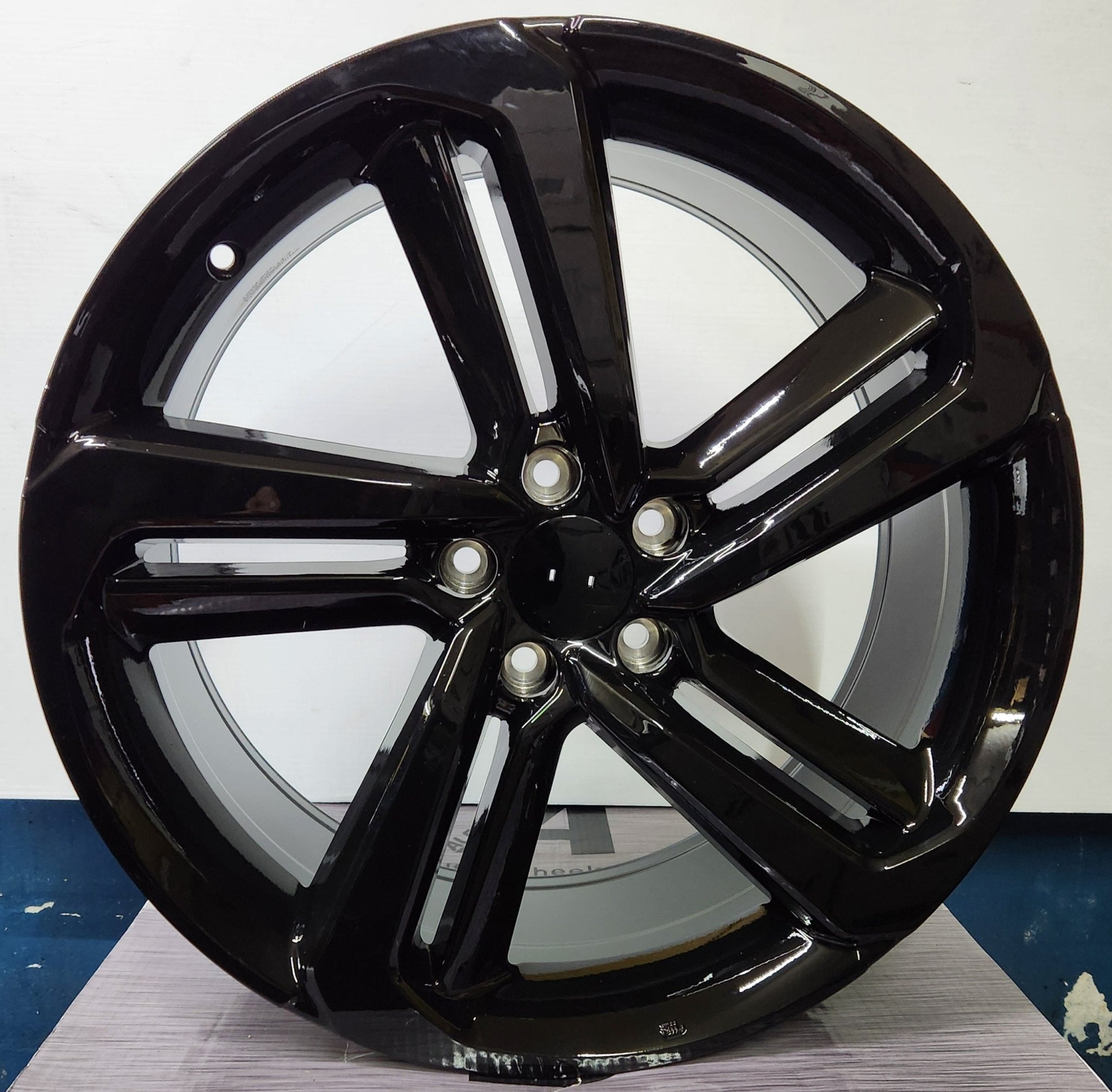 GWG 652 W315 18x8.5 5x114.3 GLOSS BLACK