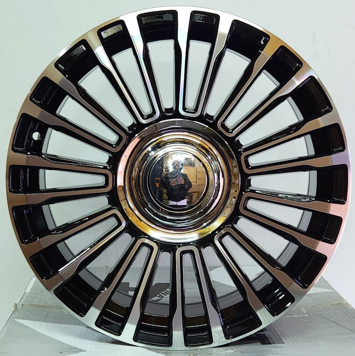 REW018-8 18x8.0 5x112 GLOSS BLACK MACHINED FACE AND FLOATING CENTER CAP
