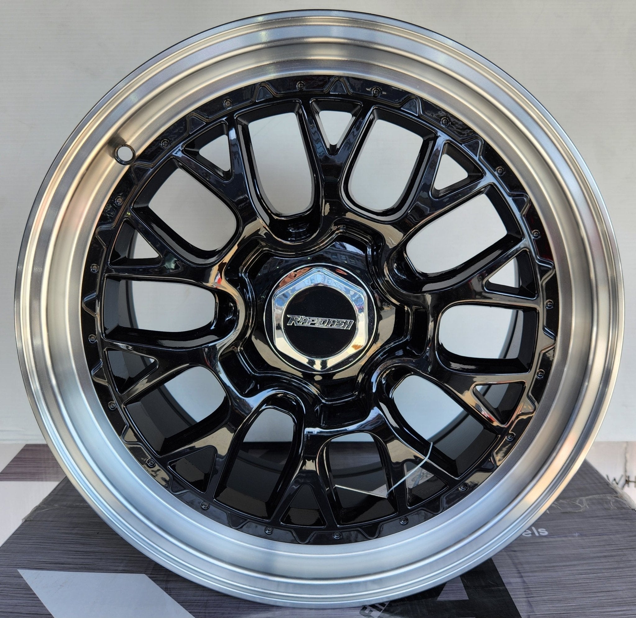 RAPIDASH RD-M117 17x8.0 5x114.3 GLOSS BLACK MACHINED LIP