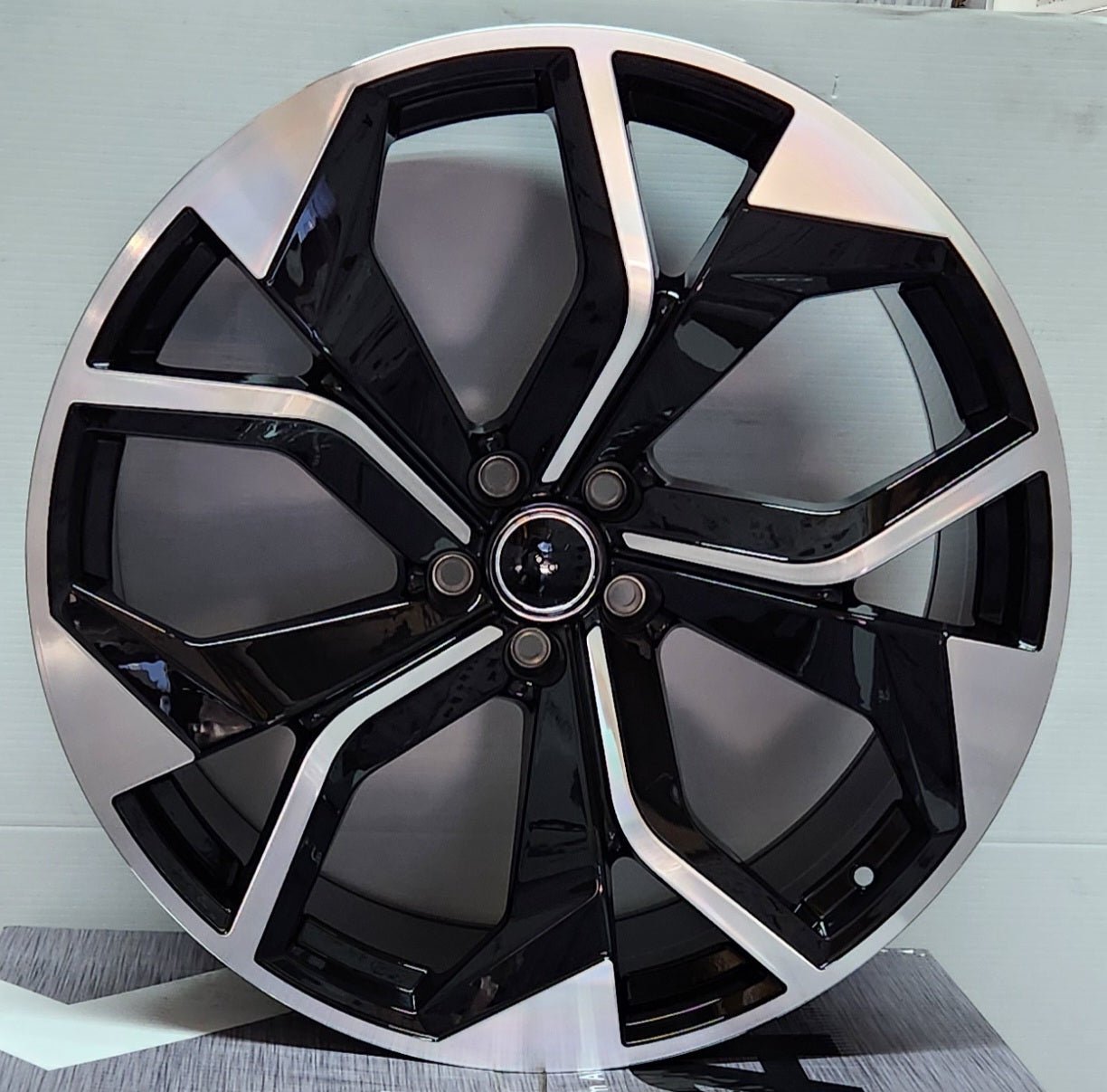 W616 6109 22x9.5 5x112 BLACK MACHINE FACE +25 66.45mm