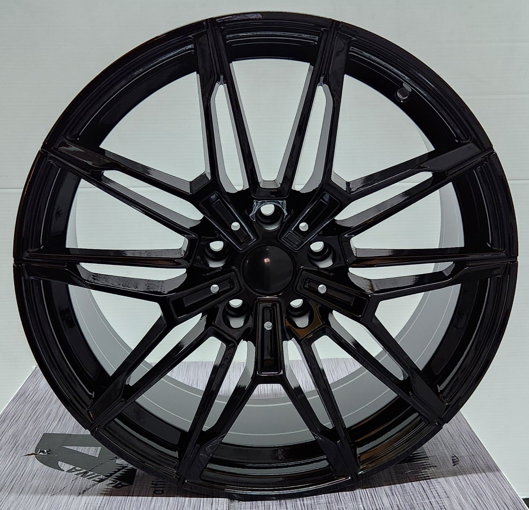 OE-22269-11 1000M STYLE 19x9.5 5x120 GLOSS BLACK