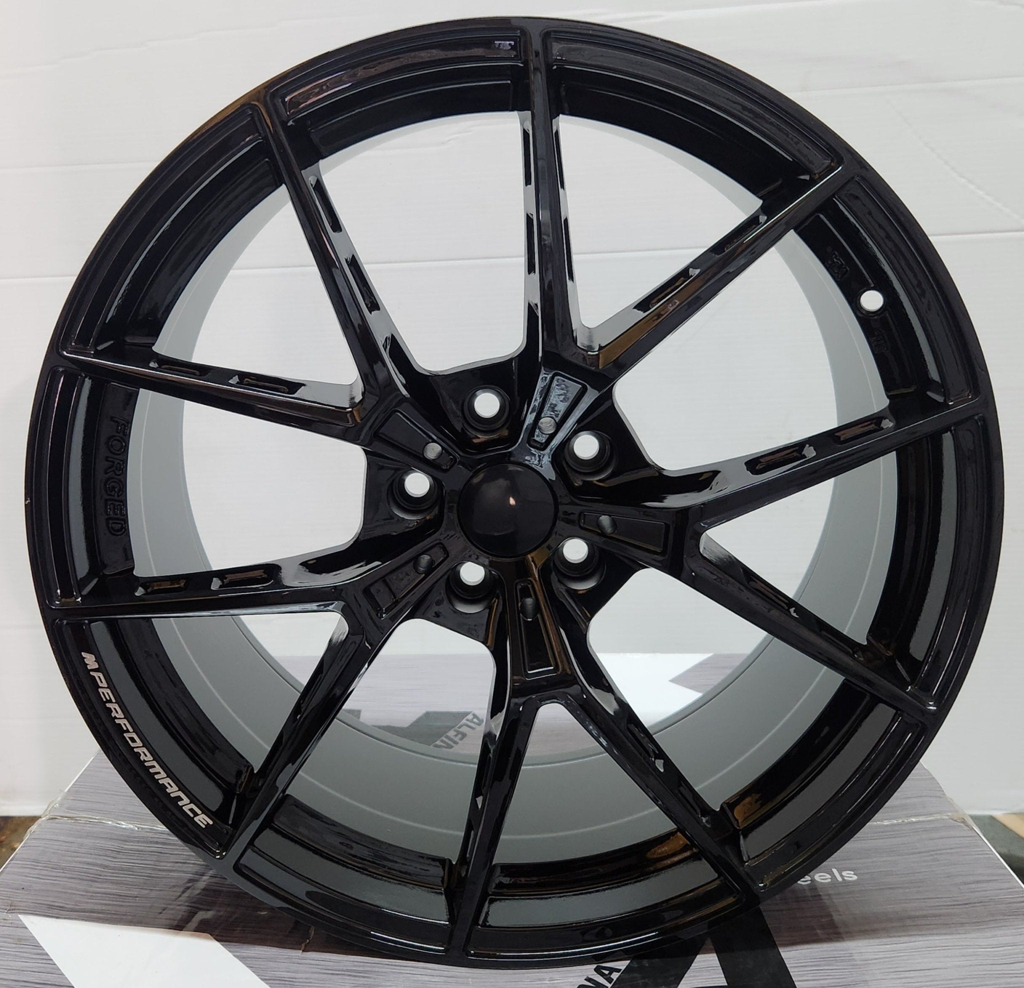 OE-5557 863M STYLE 19x9.5 5x112 GLOSS BLACK