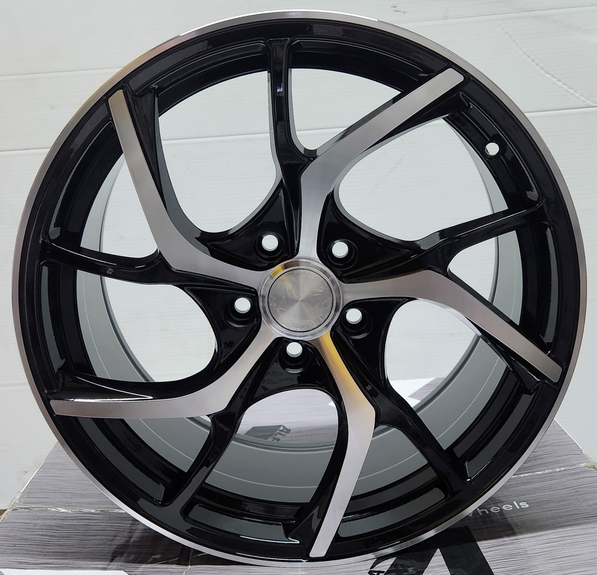 OE-5466 VMF STYLE 18x8.5 5x114.3 GLOSS BLACK MACHINE FACE