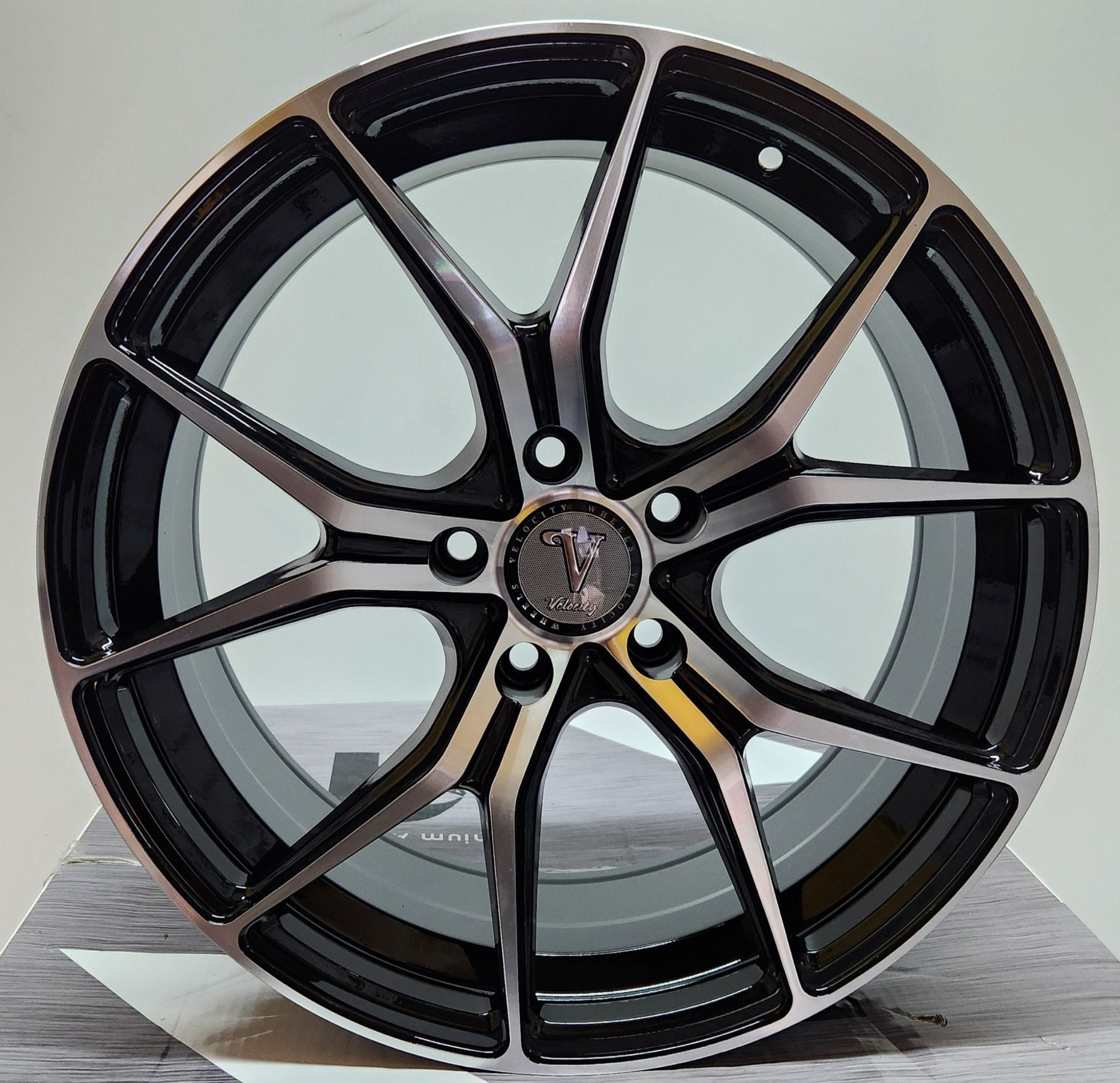 VELSEN WHEELS 531-M 18x8 5x114.3 B+M (U)