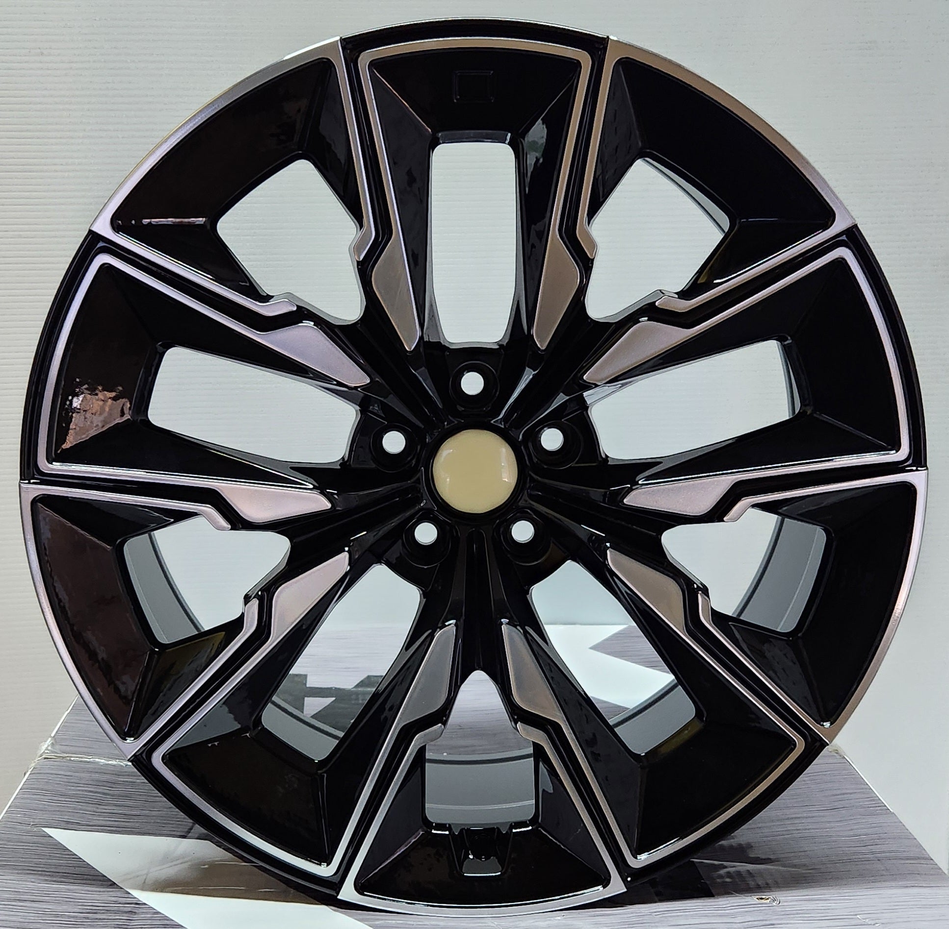 OE-538 909M STYLE 20x10 5x112 GLOSS BLACK MACHINED FACE