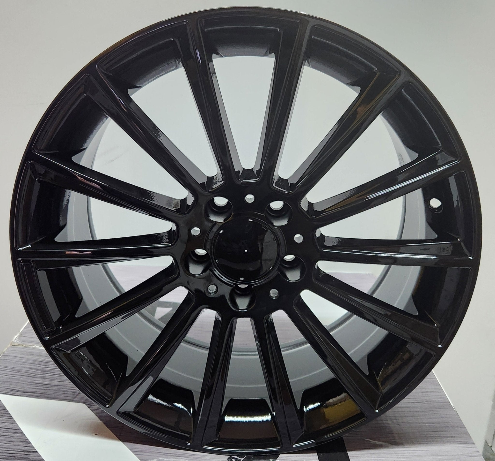 OE-0236 18x8.5 5x112 GLOSS BLACK