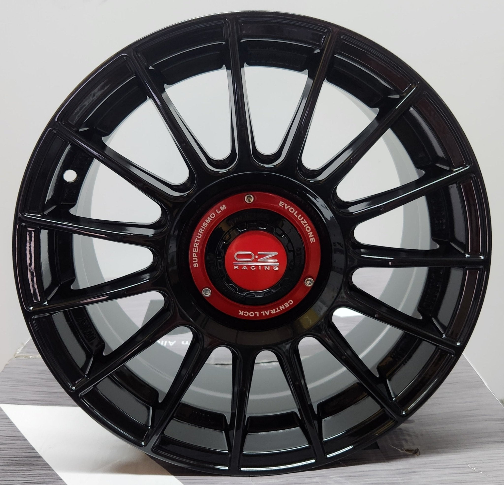 OE-0257 SUPERTORISMO-EVO STYLE 16x7.0 5x100 / 5x112 / 5x114.3 GLOSS BLACK
