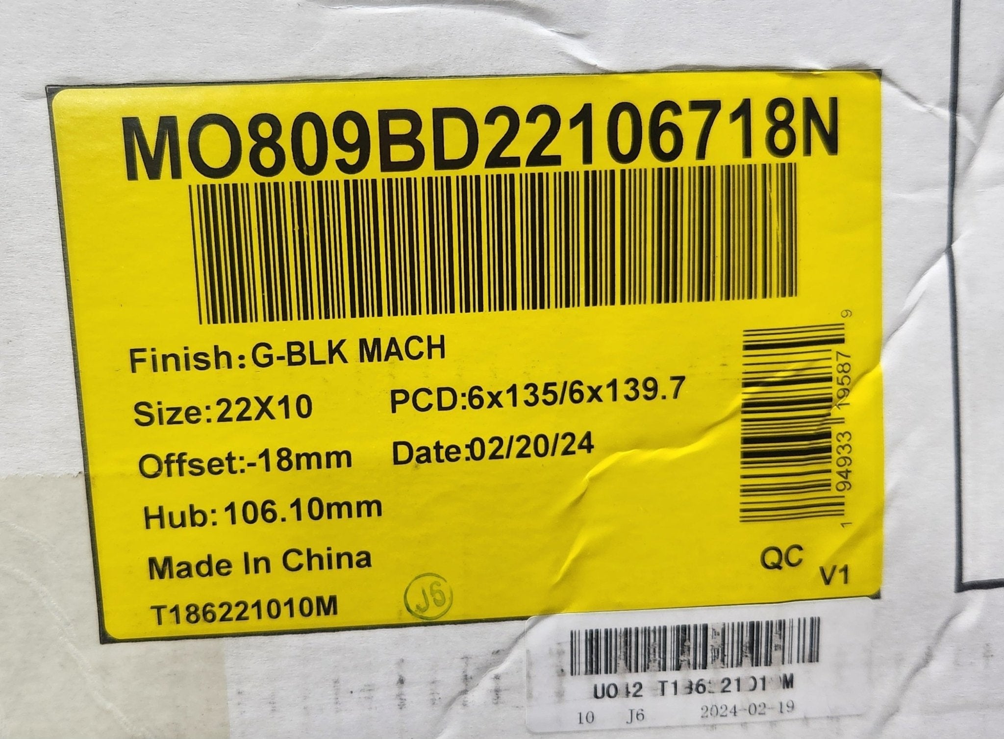MOTO MO809B 22X10 6X135 6X139.7 BLACK MACHINED