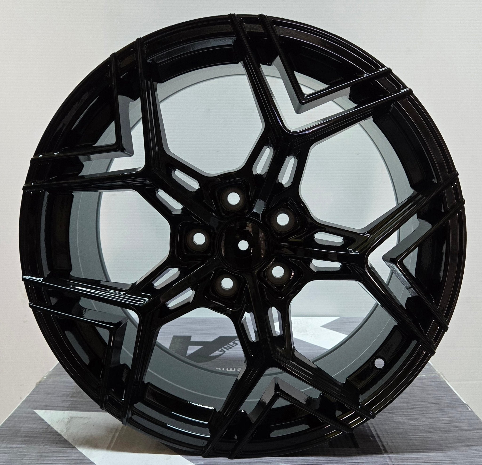 ZS074 YX118 WORKS VS100 18x8.5 5x112 / 5x114.3 PIANO BLACK