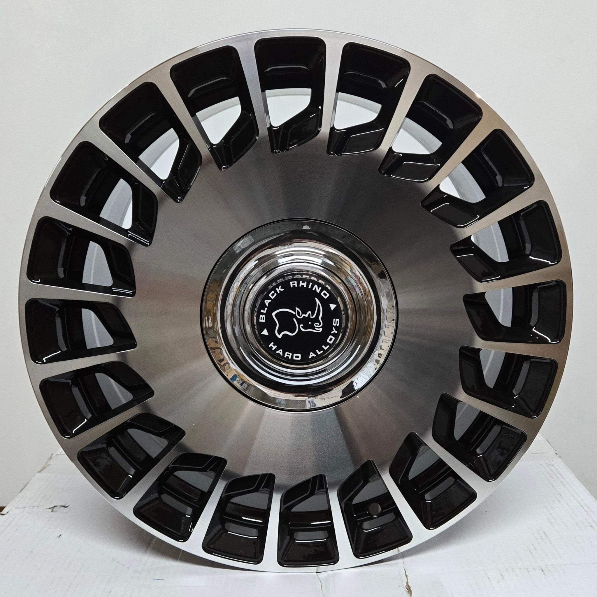OE-REW019-8XFLW 18X8.5 5X112  BLACK MACHINED FACE FLOATING
